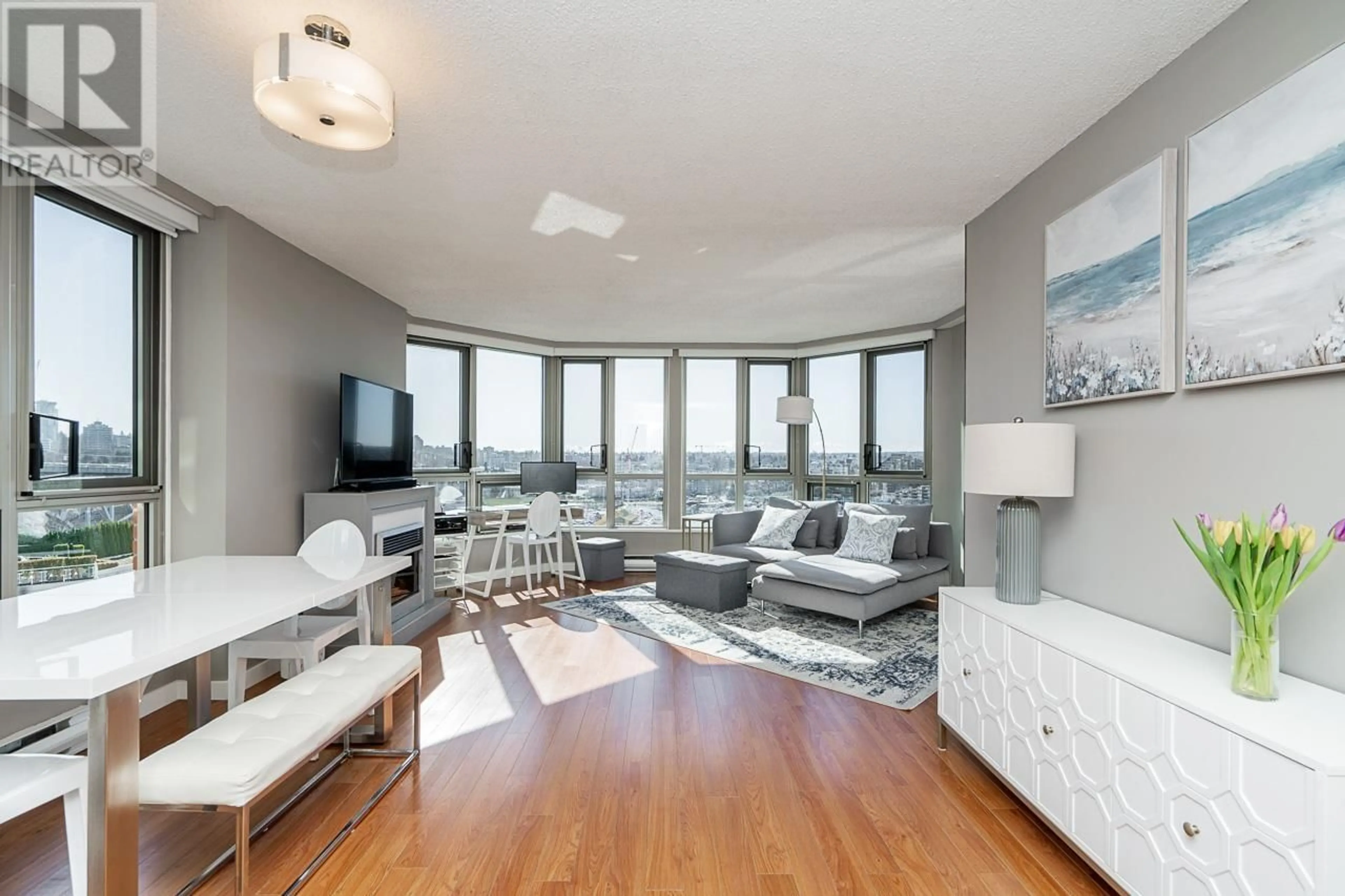 Living room with furniture, unknown for 1402 - 1625 HORNBY STREET, Vancouver British Columbia V6Z2M2