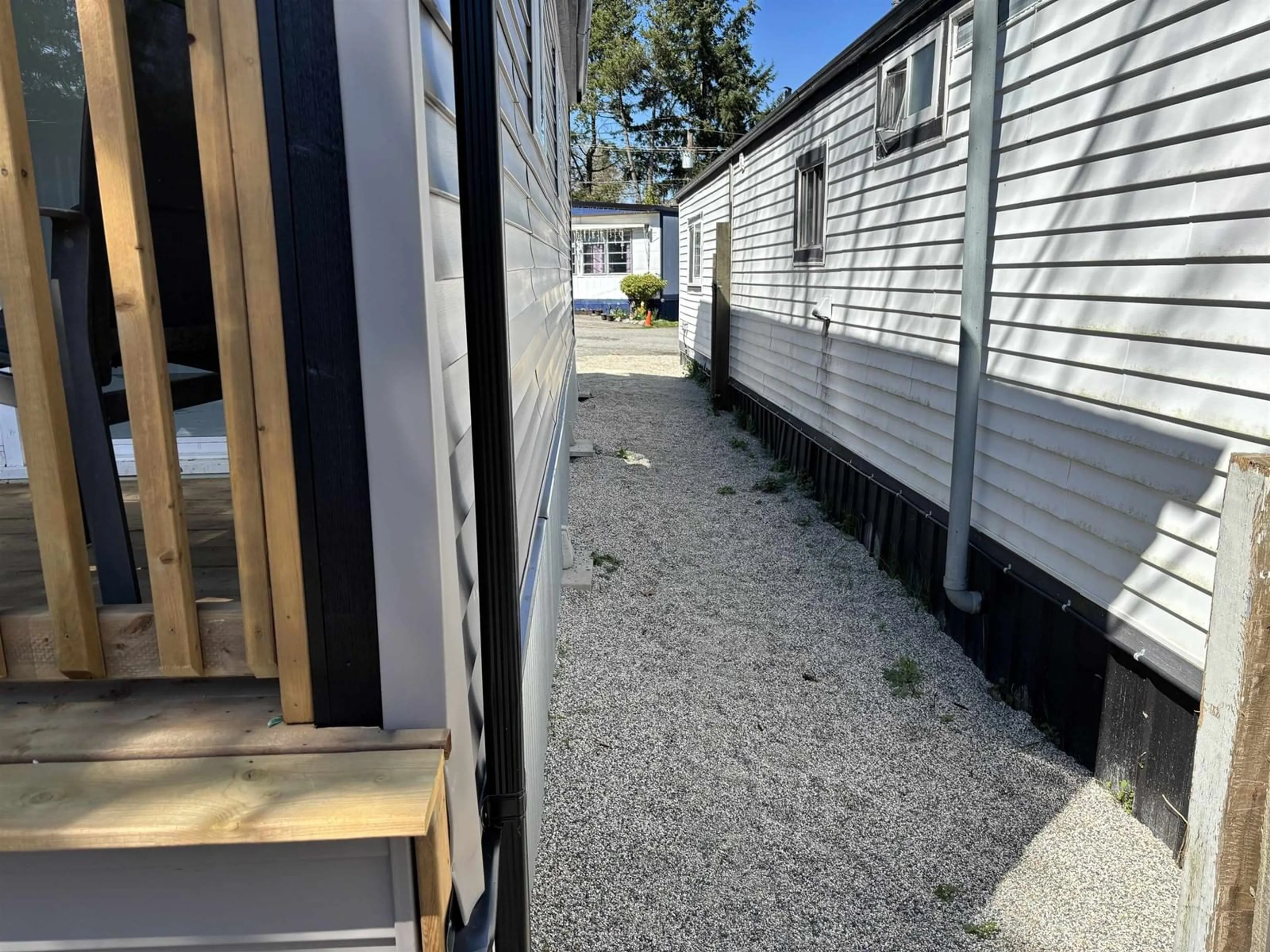 Unknown for 10 - 9132 120, Surrey British Columbia V3V4B6