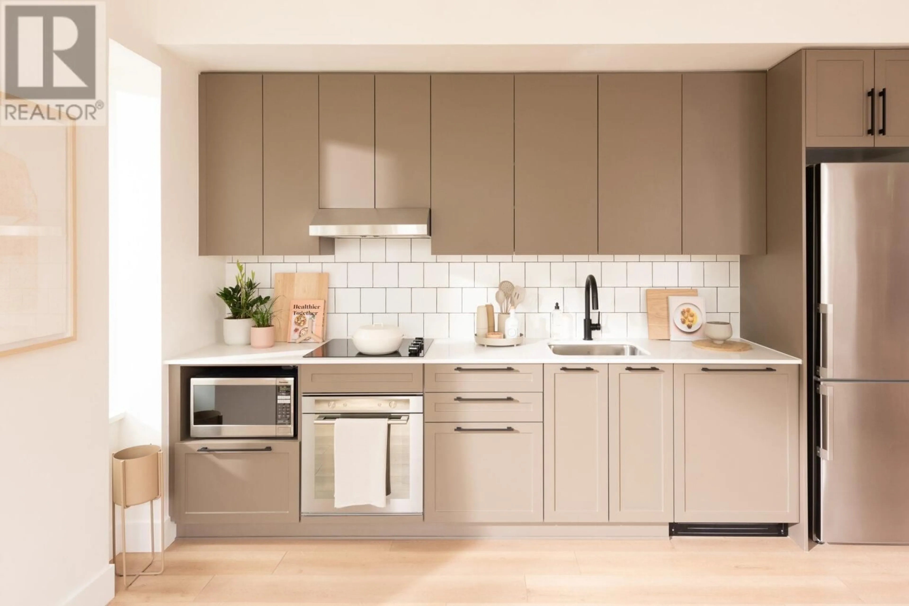 Standard kitchen, unknown for 809 - 8750 UNIVERSITY CRESCENT, Burnaby British Columbia V5A0G9