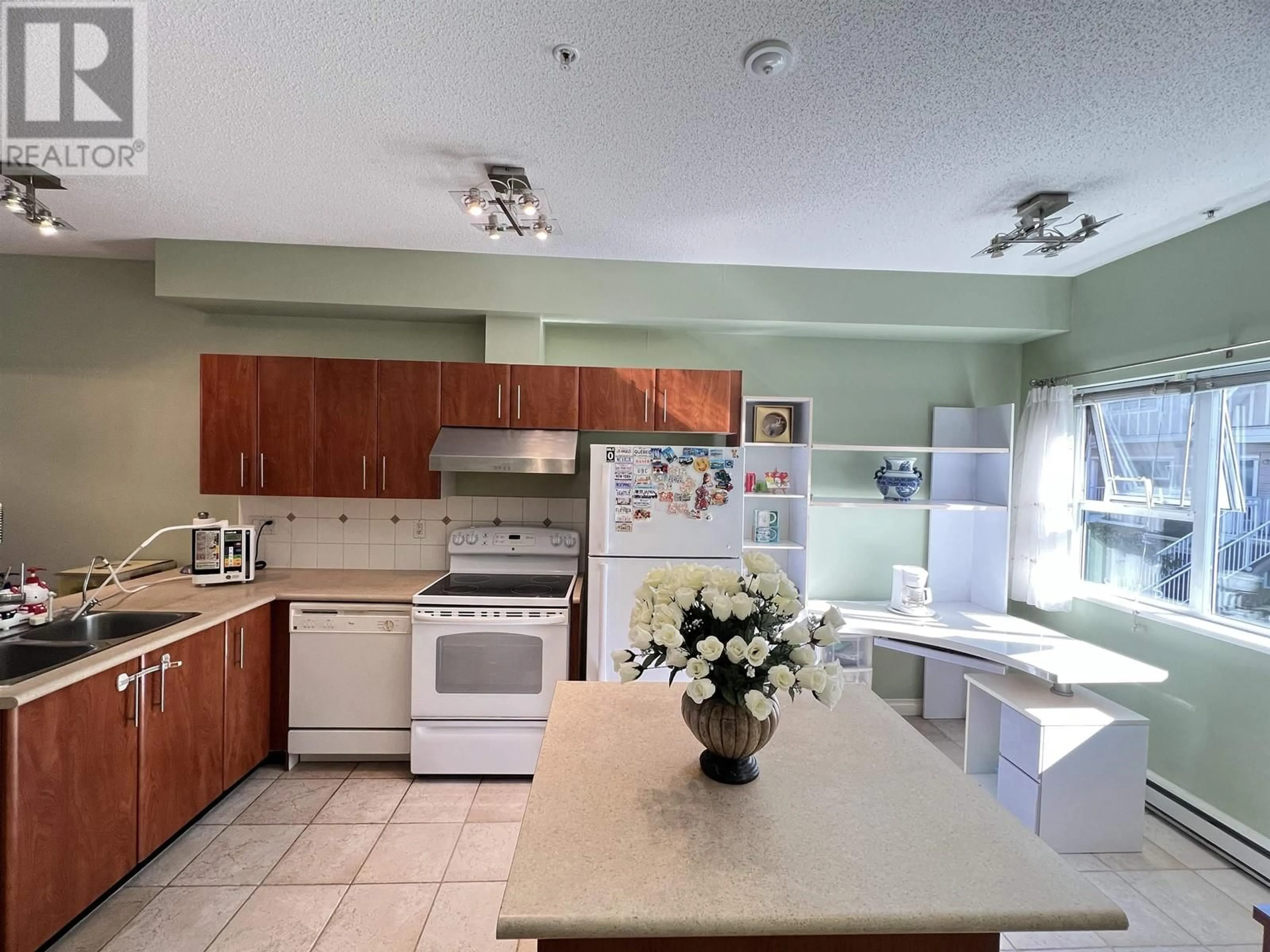 Standard kitchen, ceramic/tile floor for 36 730 FARROW STREET, Coquitlam British Columbia V3J7Y7