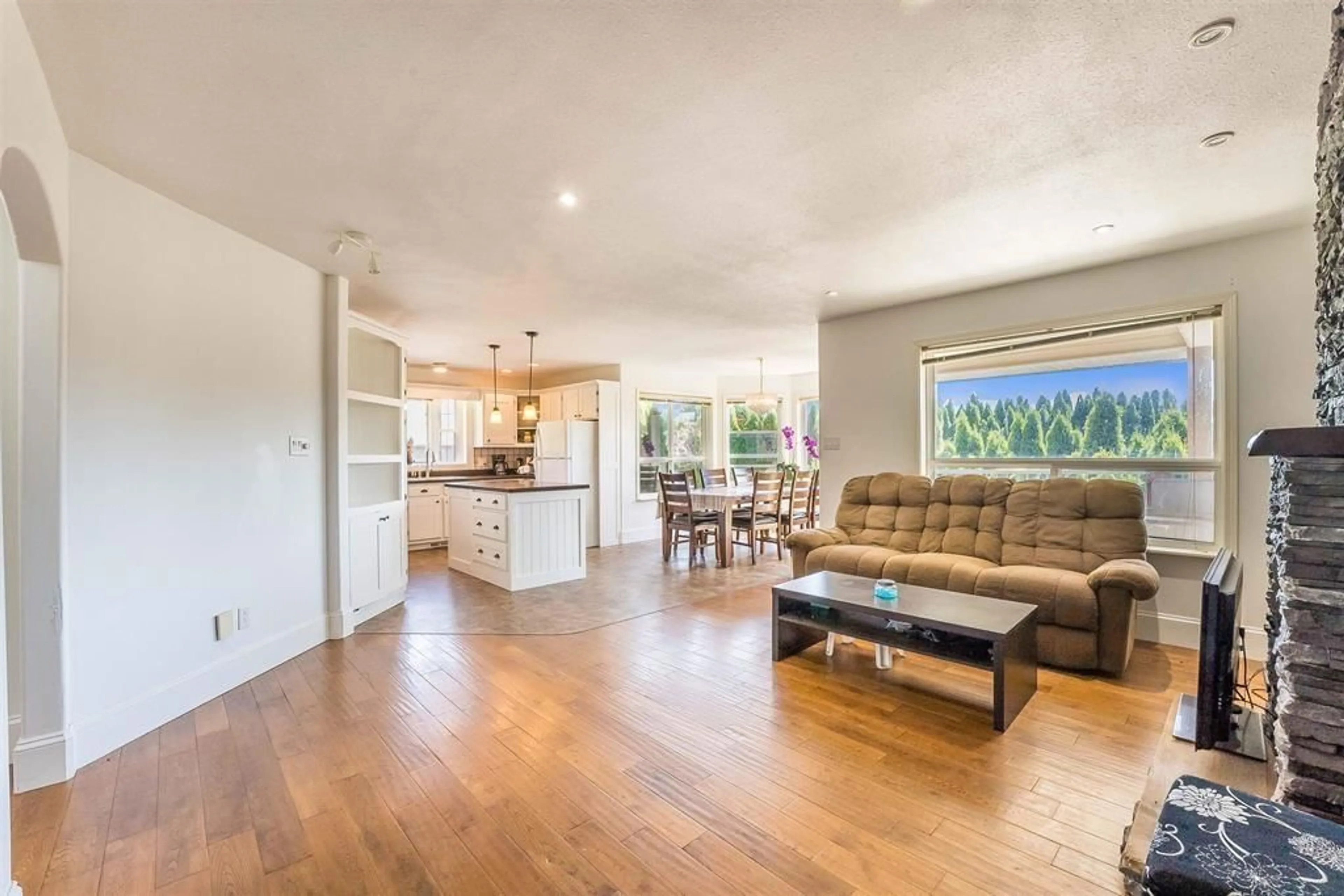 Open concept kitchen, wood/laminate floor for 50284 YALE ROAD, Rosedale British Columbia V2P6H4