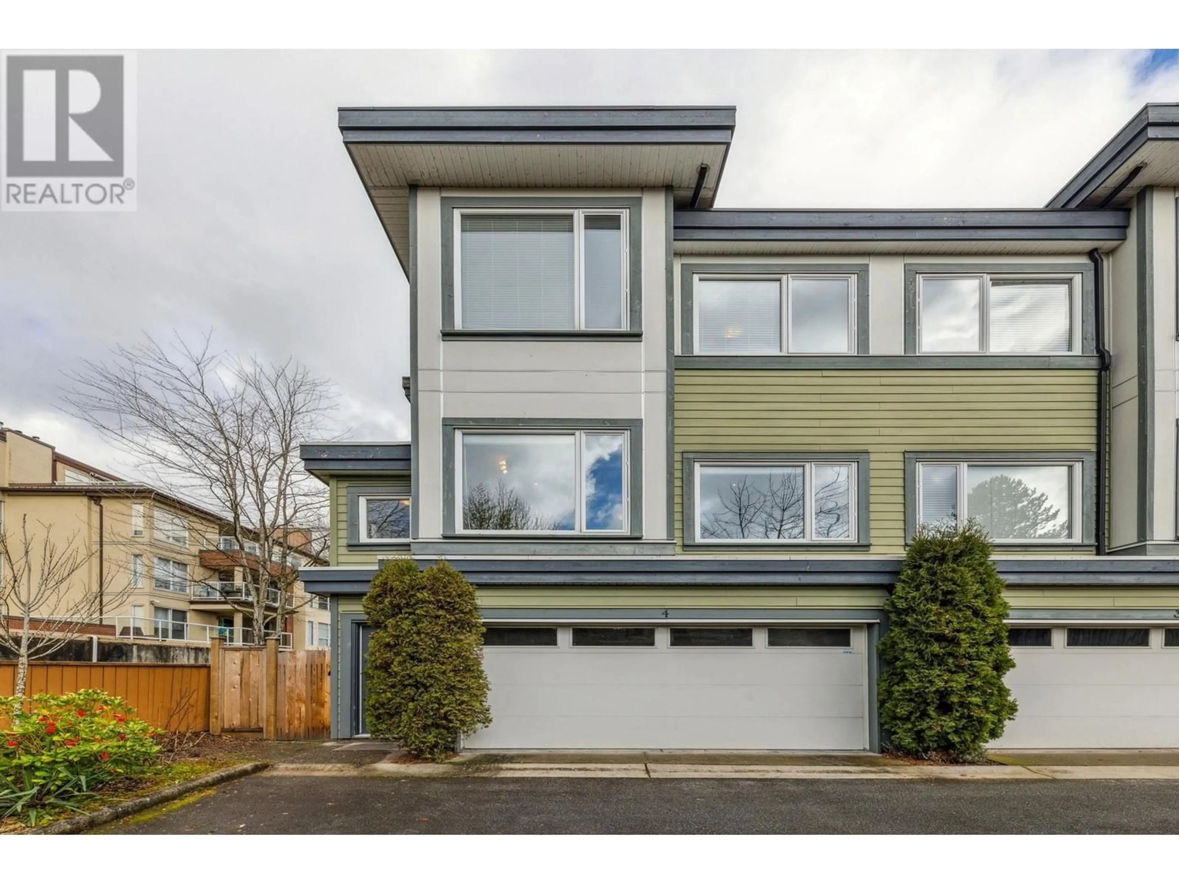 Home with vinyl exterior material, street for 4 7251 ST. ALBANS ROAD, Richmond British Columbia V6Y2K4