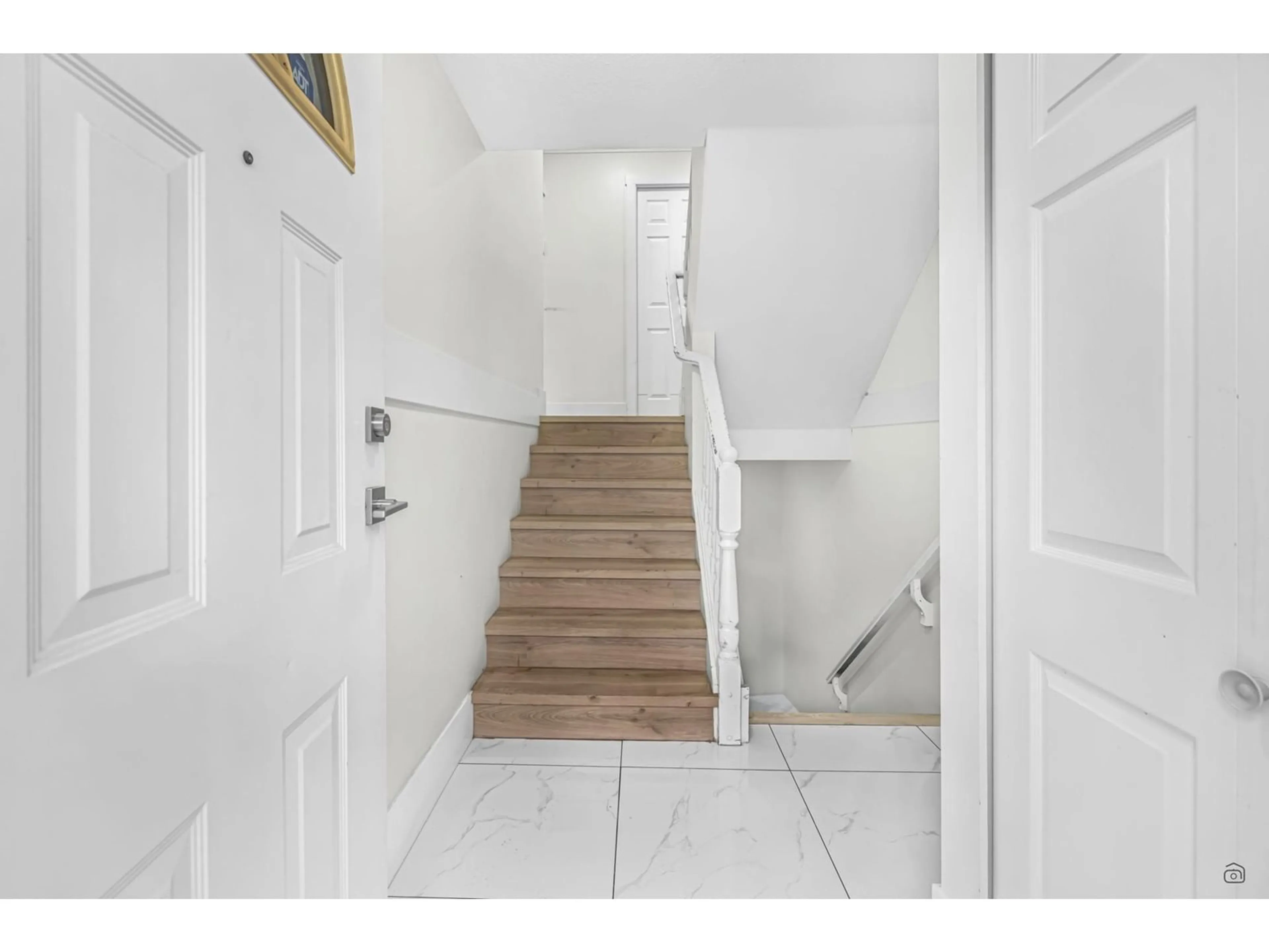 Stairs for 14 - 7140 132, Surrey British Columbia V3W1J5