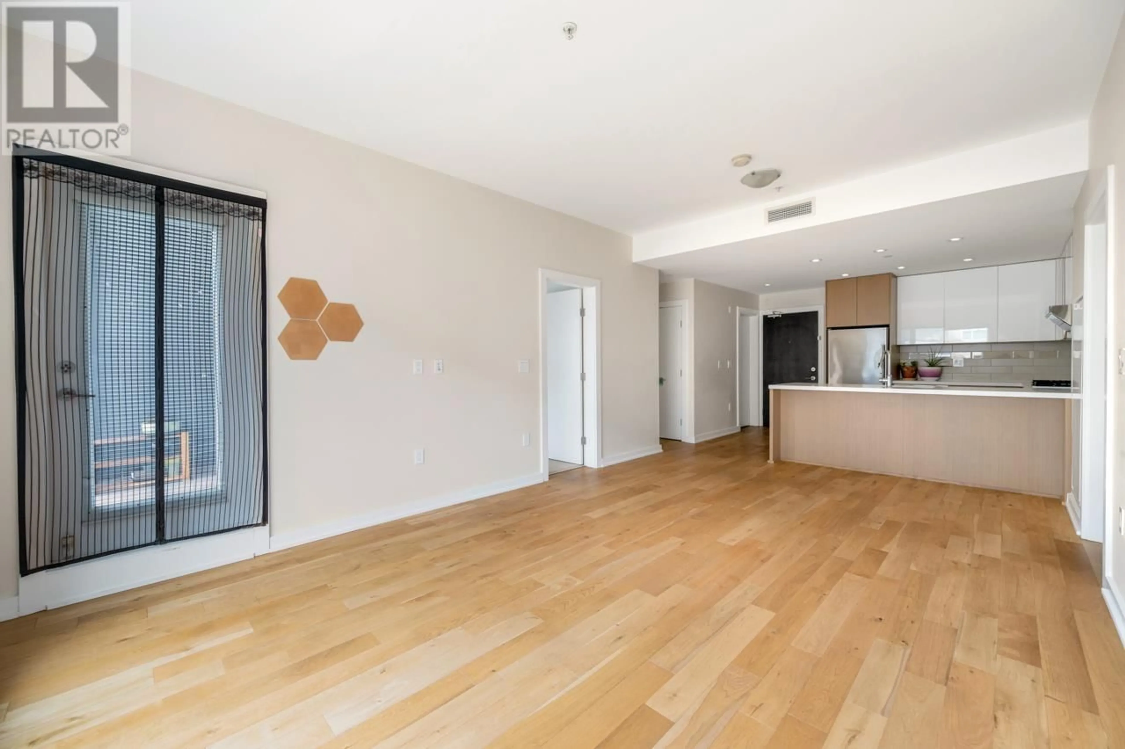 A pic of a room for 305 - 5311 CEDARBRIDGE WAY, Richmond British Columbia V6X2A8