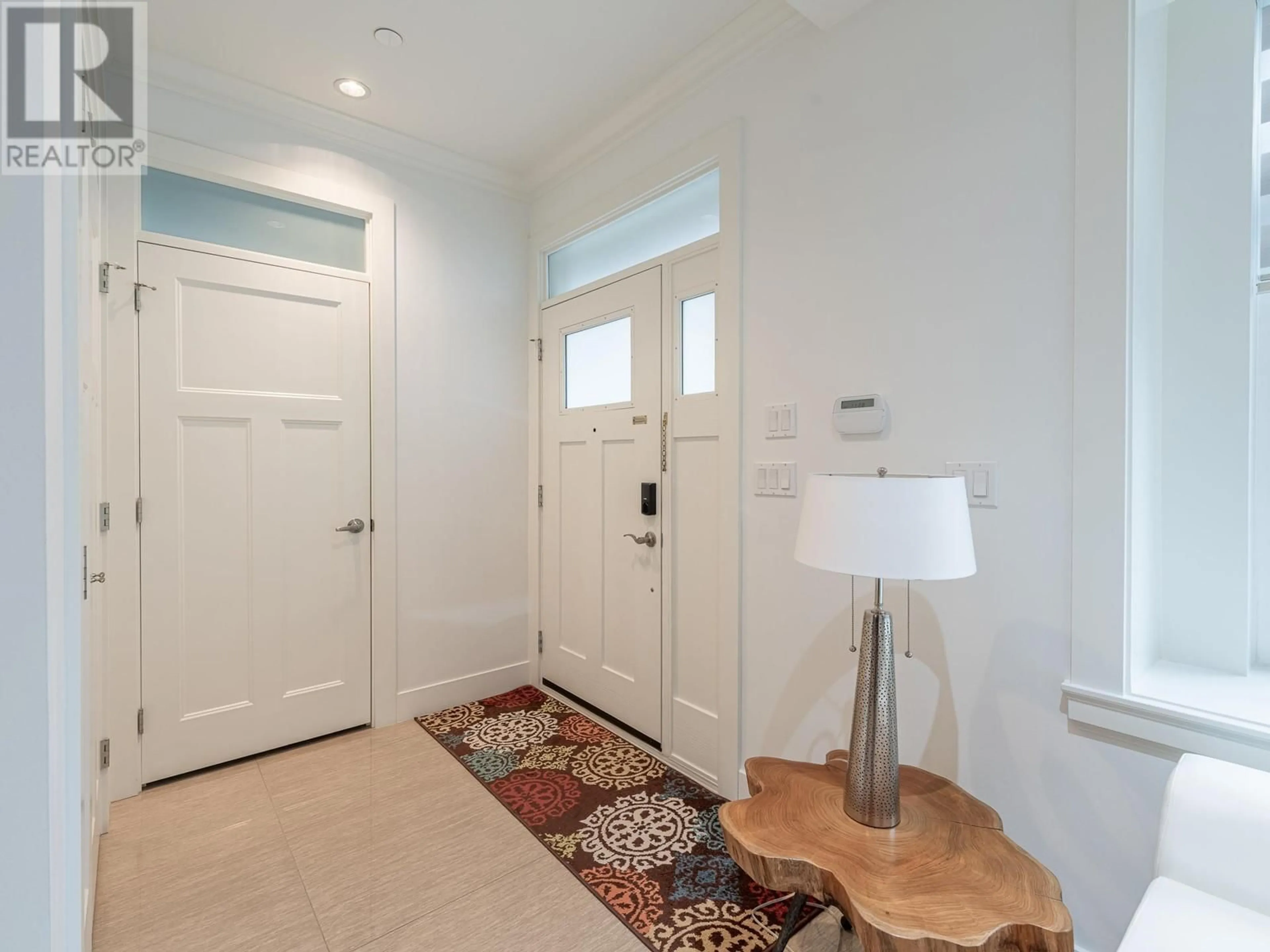 Indoor entryway for 2465 BROCK STREET, Vancouver British Columbia V5R2R3