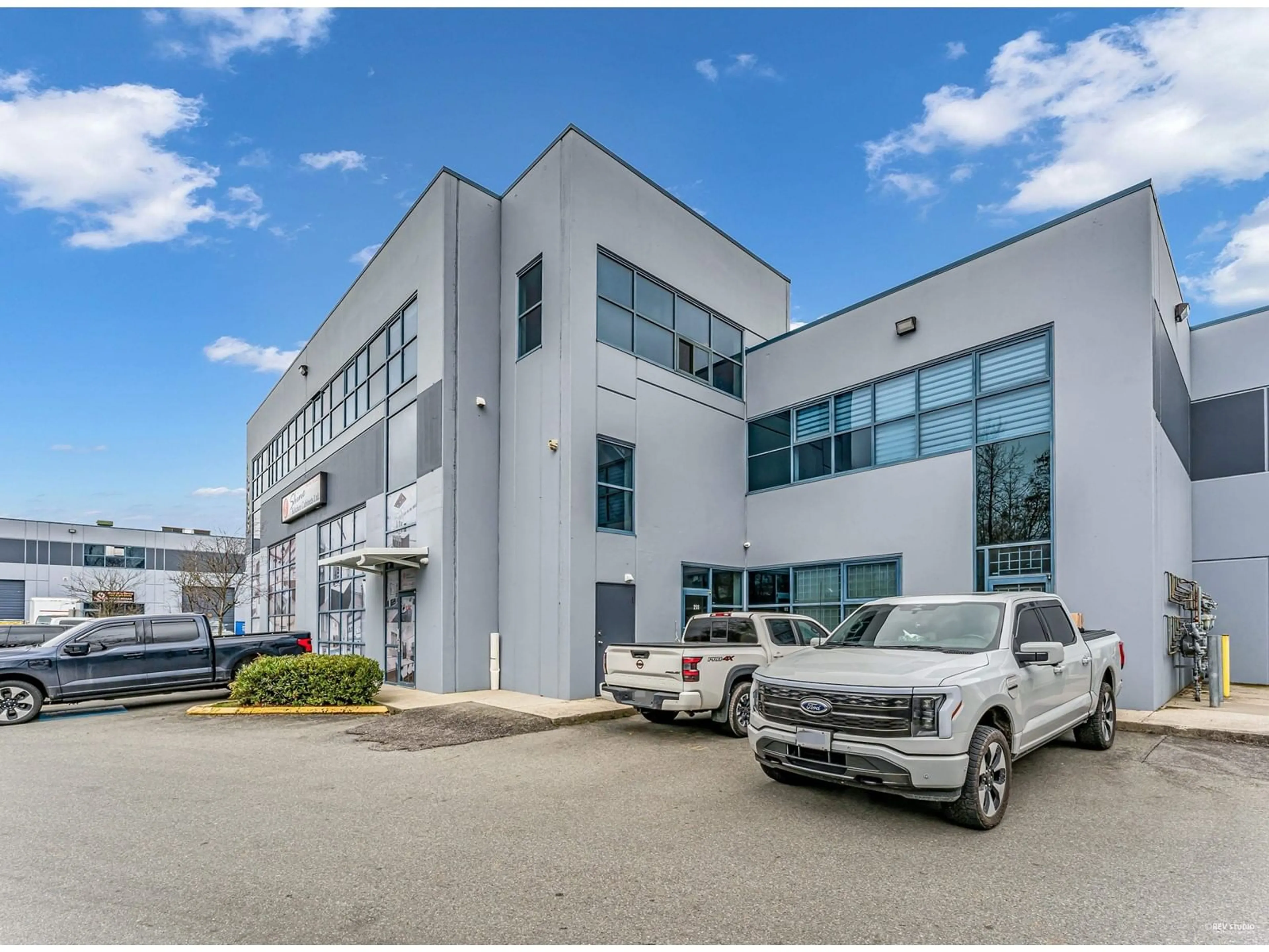 Indoor foyer for 201 - 13065 84, Surrey British Columbia V3W1B3