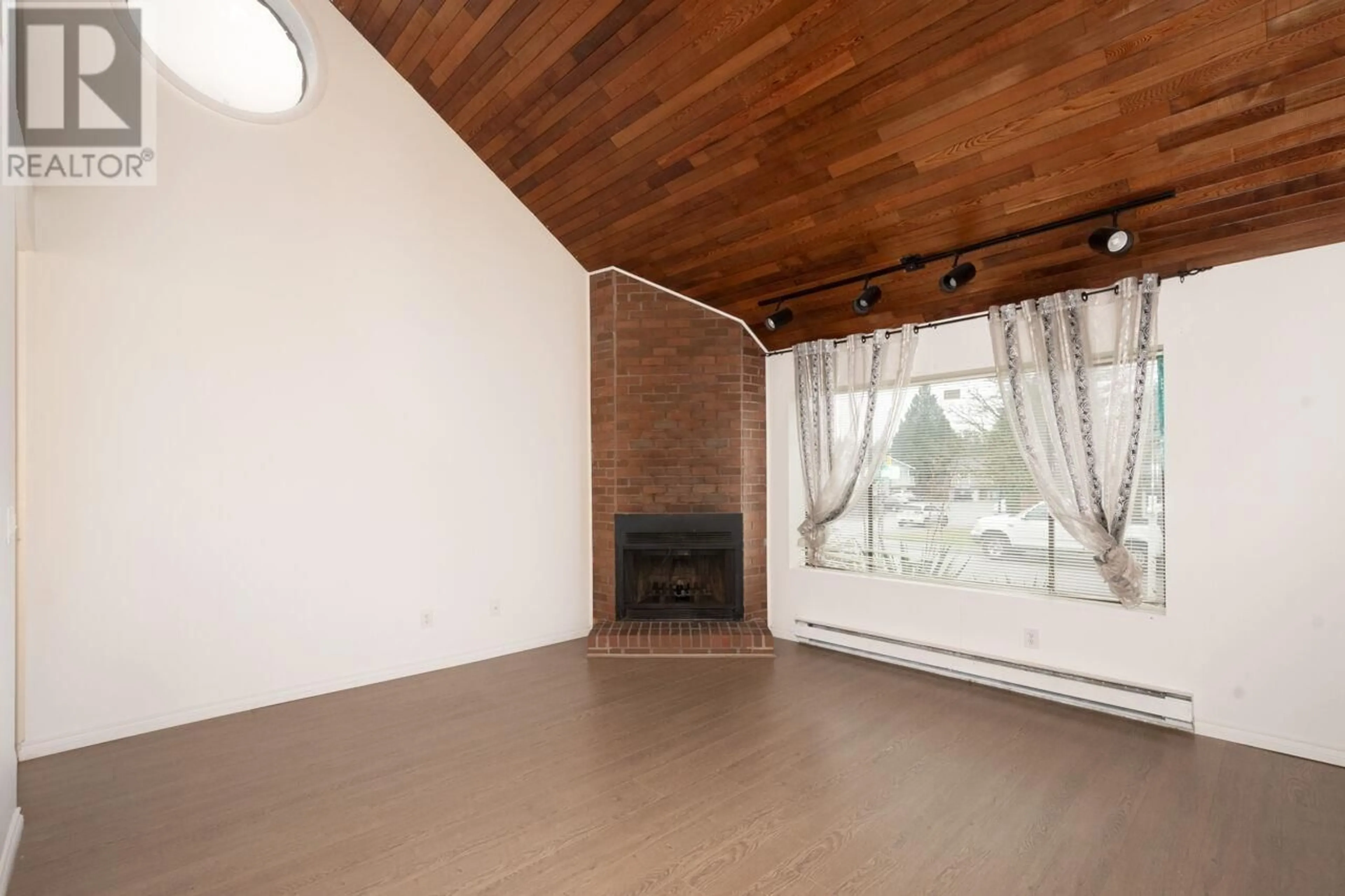 A pic of a room for 3167 GAMBIER AVENUE, Coquitlam British Columbia V3E1H8