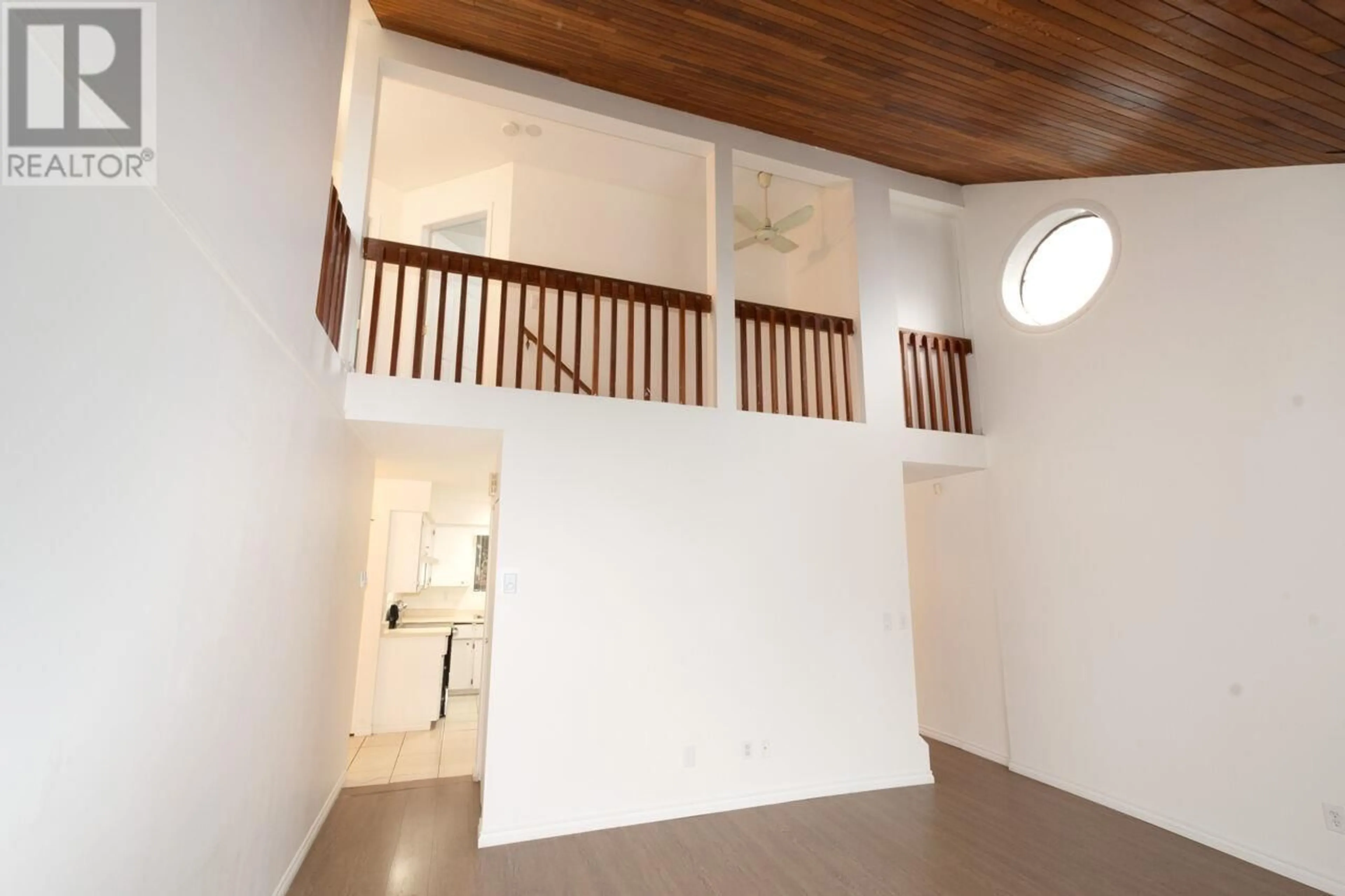 Indoor foyer for 3167 GAMBIER AVENUE, Coquitlam British Columbia V3E1H8