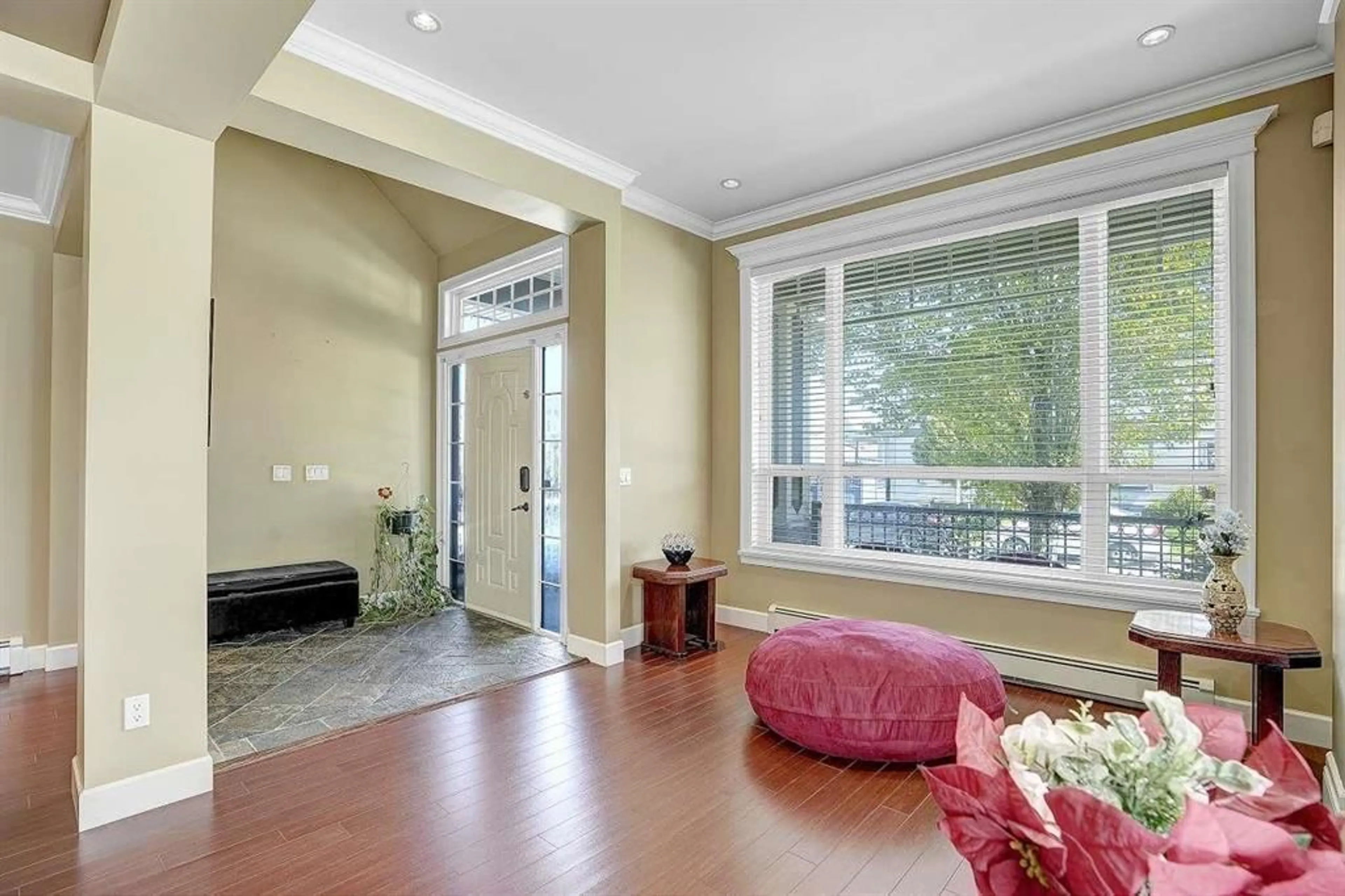 Indoor entryway for 6303 167B, Surrey British Columbia V3S1X3