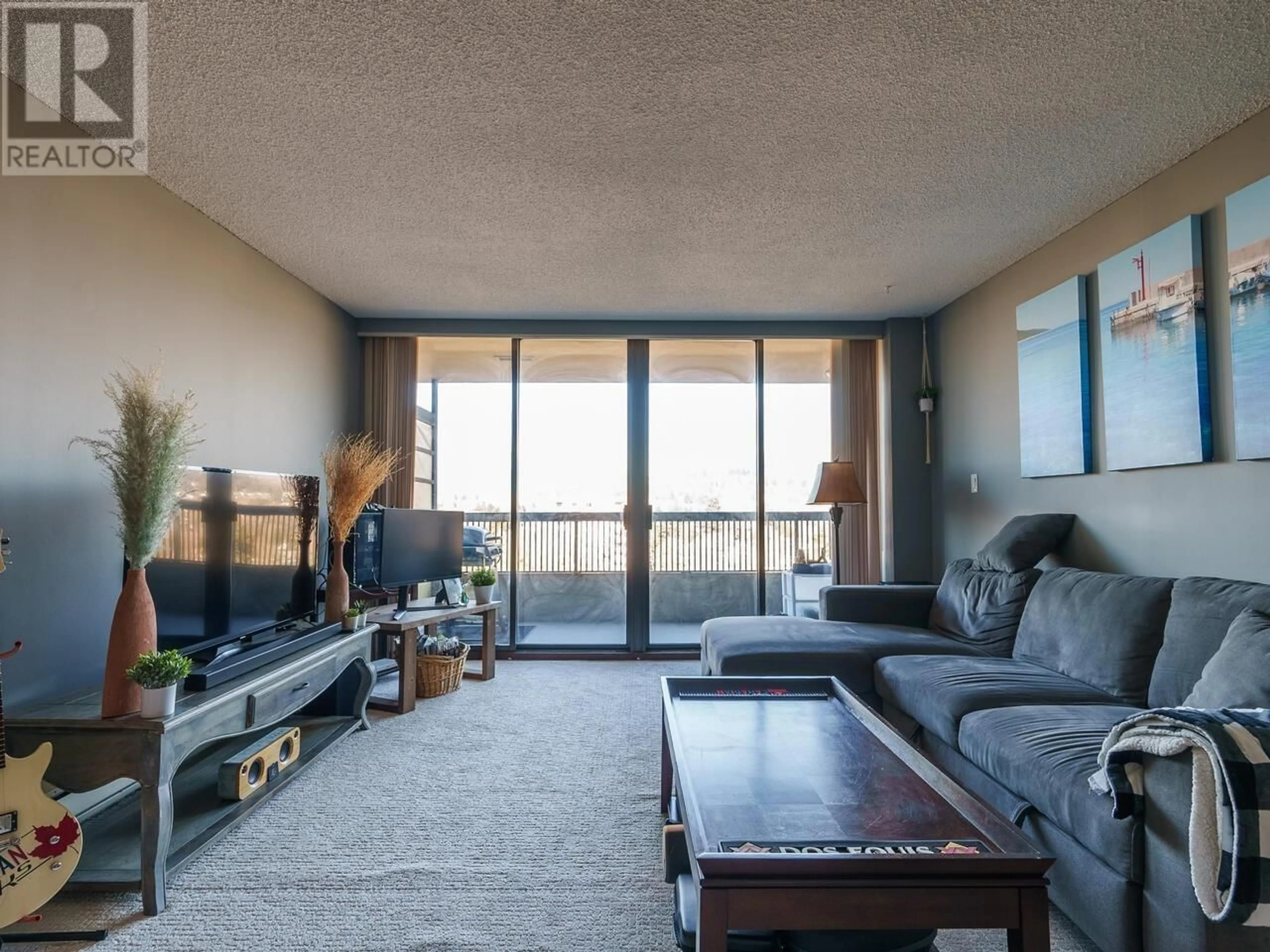 Living room with furniture, unknown for 1703 - 2041 BELLWOOD AVENUE, Burnaby British Columbia V5B4V5