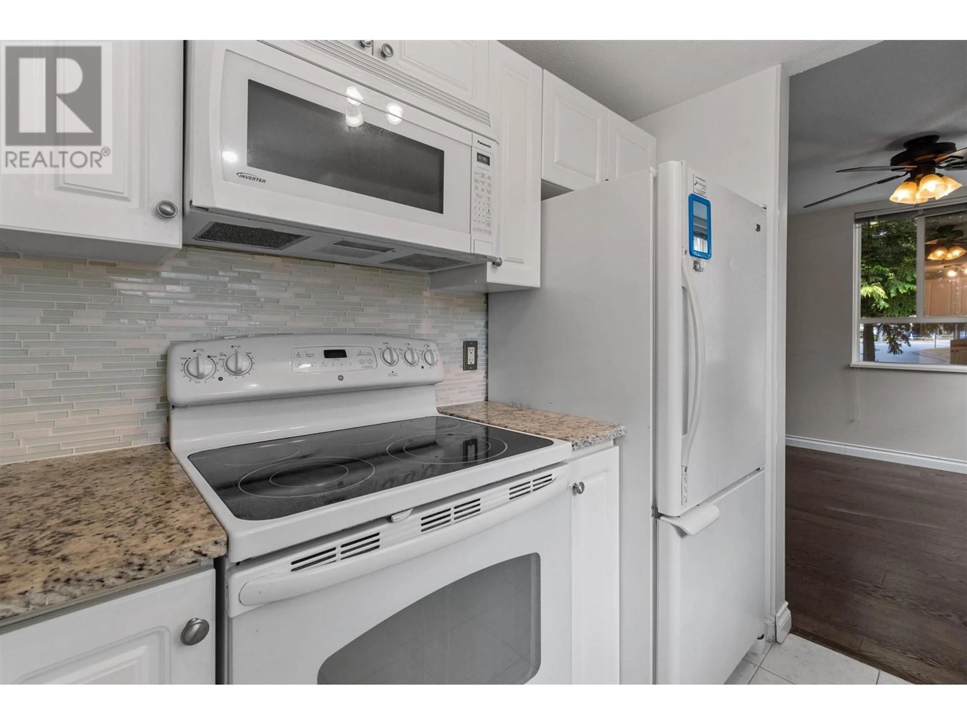 Standard kitchen, unknown for 13 - 7077 BERESFORD STREET, Burnaby British Columbia V5E4J5