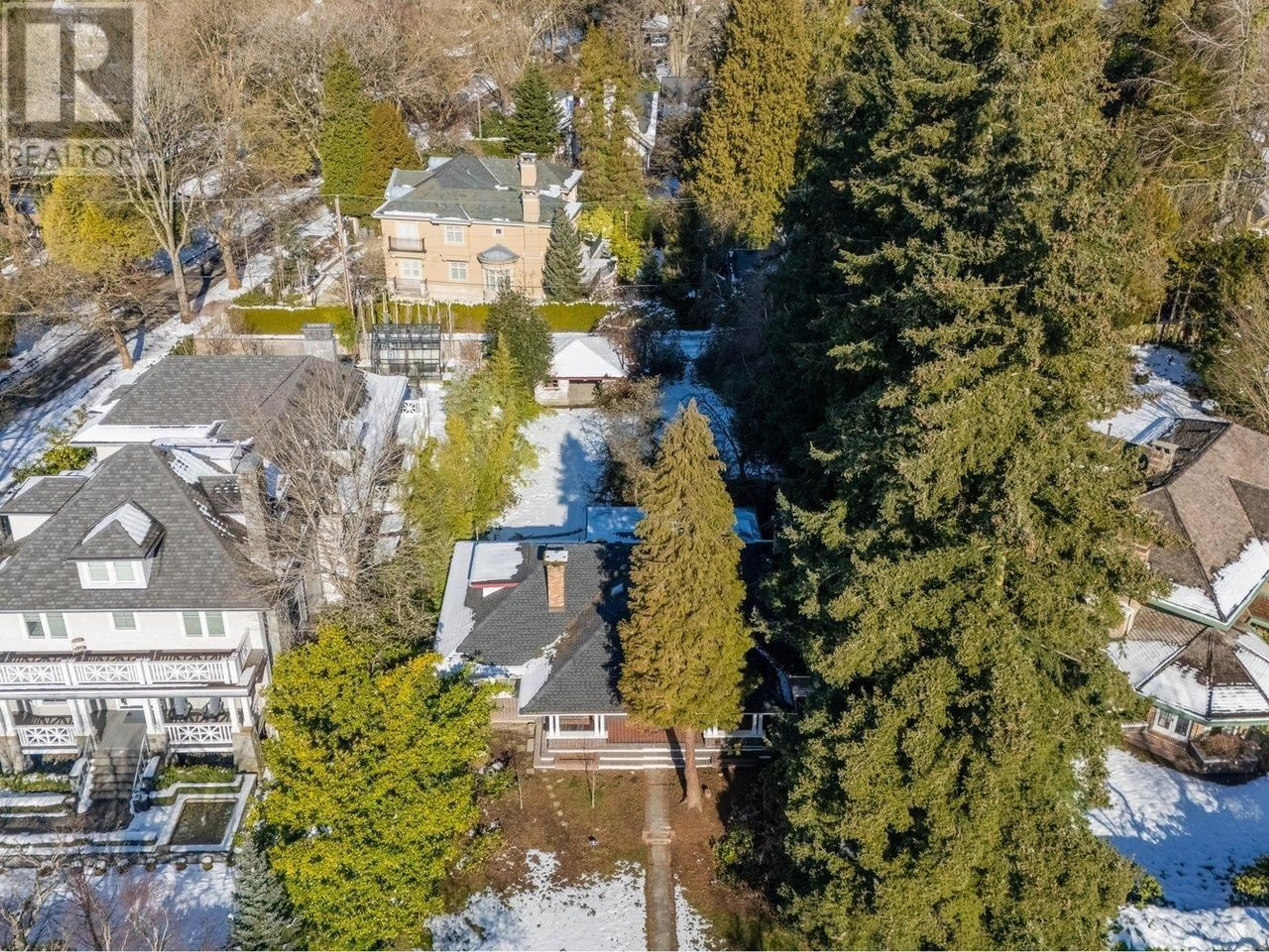 A pic from outside/outdoor area/front of a property/back of a property/a pic from drone, street for 1751 W KING EDWARD AVENUE, Vancouver British Columbia V6J2W1