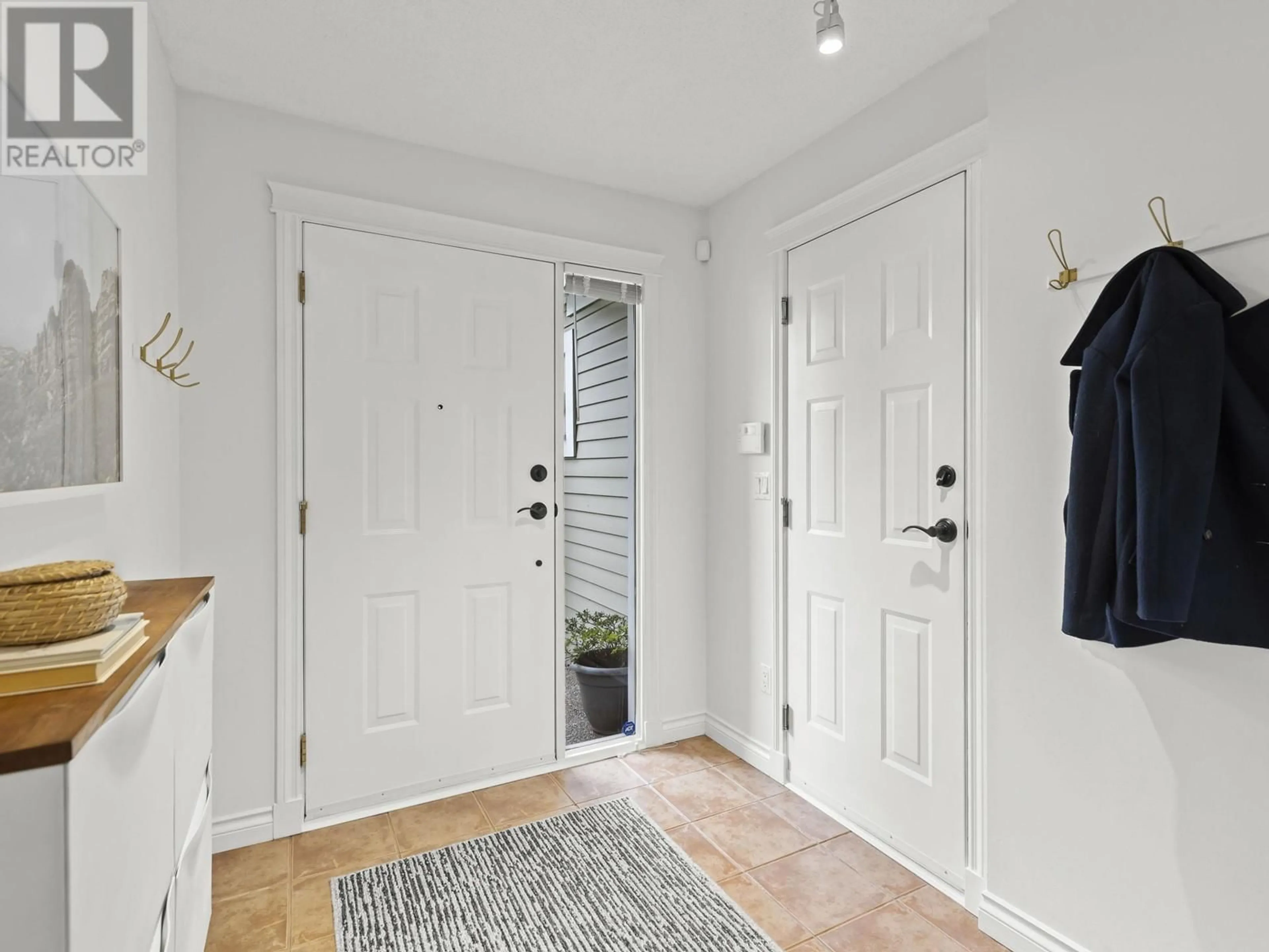 Indoor entryway for 30 2662 MORNINGSTAR CRESCENT, Vancouver British Columbia V5S4P4