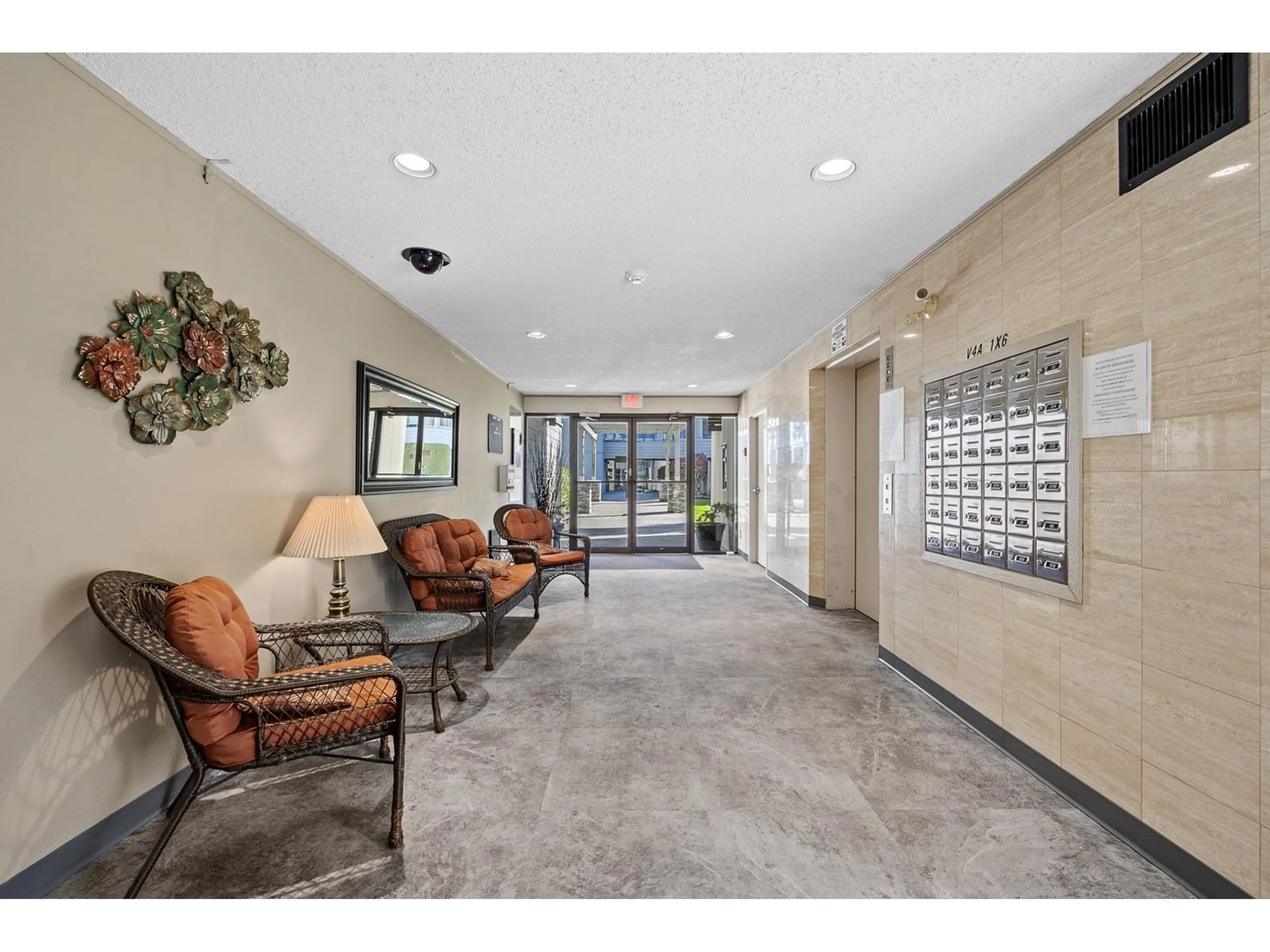 Indoor foyer for 311 - 15272 19, Surrey British Columbia V4A1X6