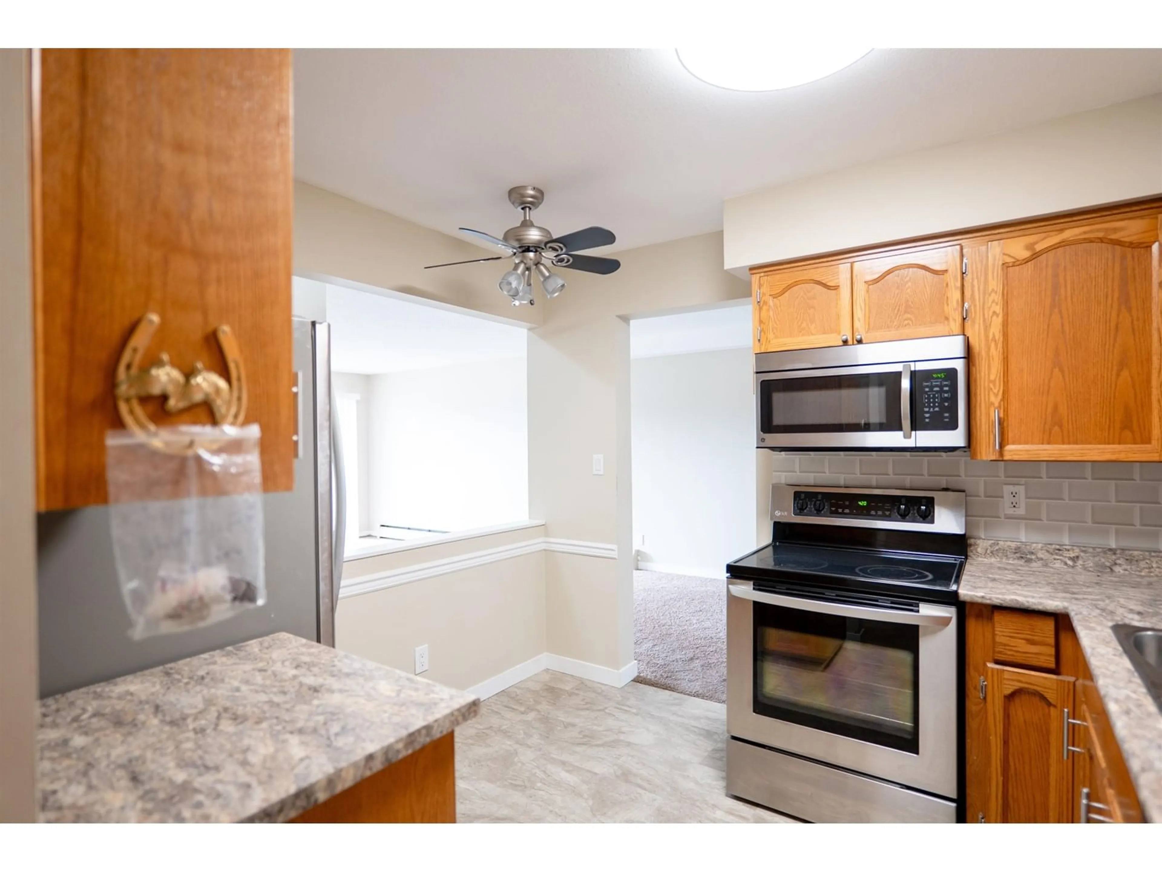 Standard kitchen, ceramic/tile floor for 104 - 2425 CHURCH, Abbotsford British Columbia V2T3J8