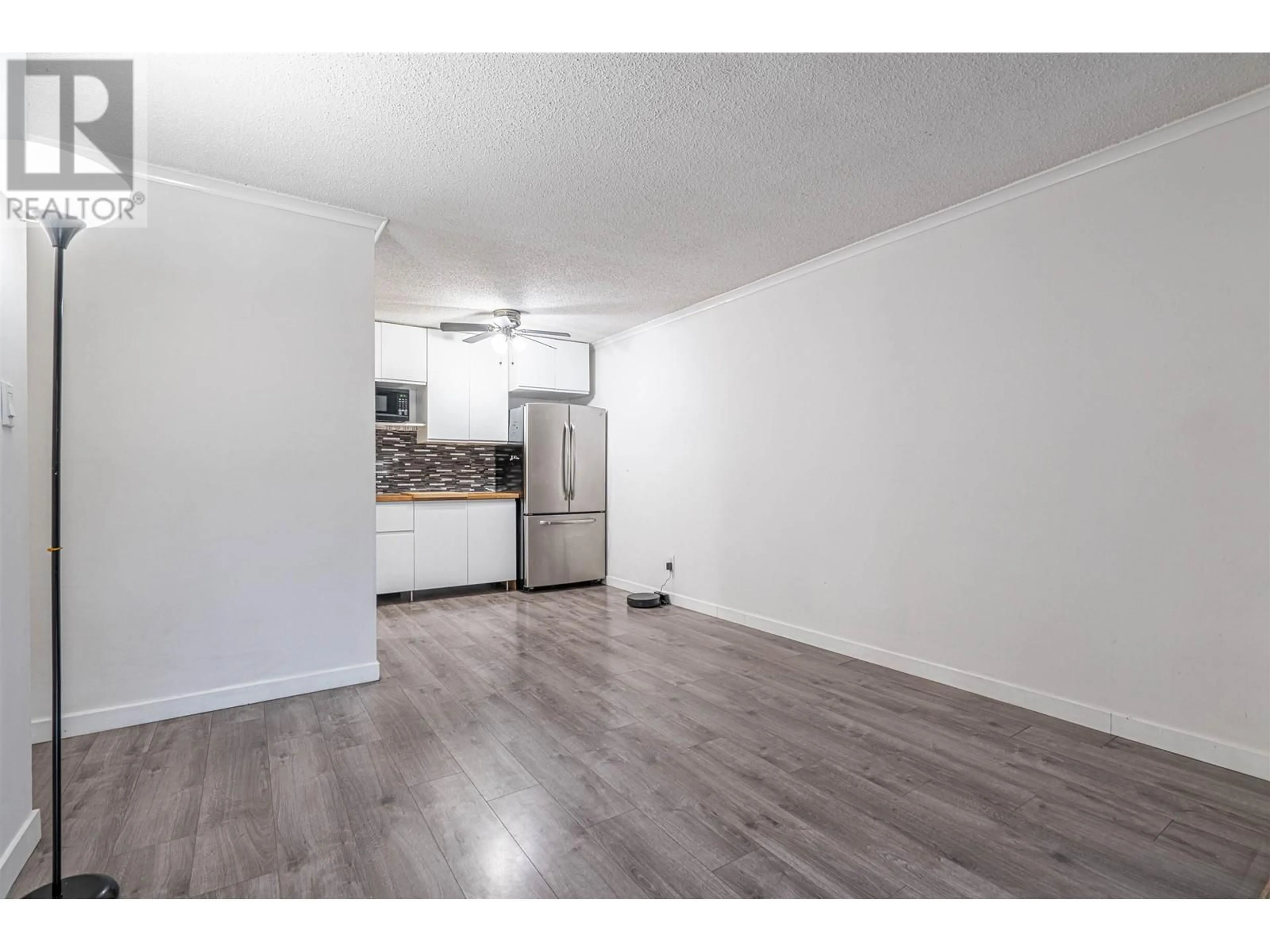 A pic of a room for 105 9584 MANCHESTER DRIVE, Burnaby British Columbia V3N4R1