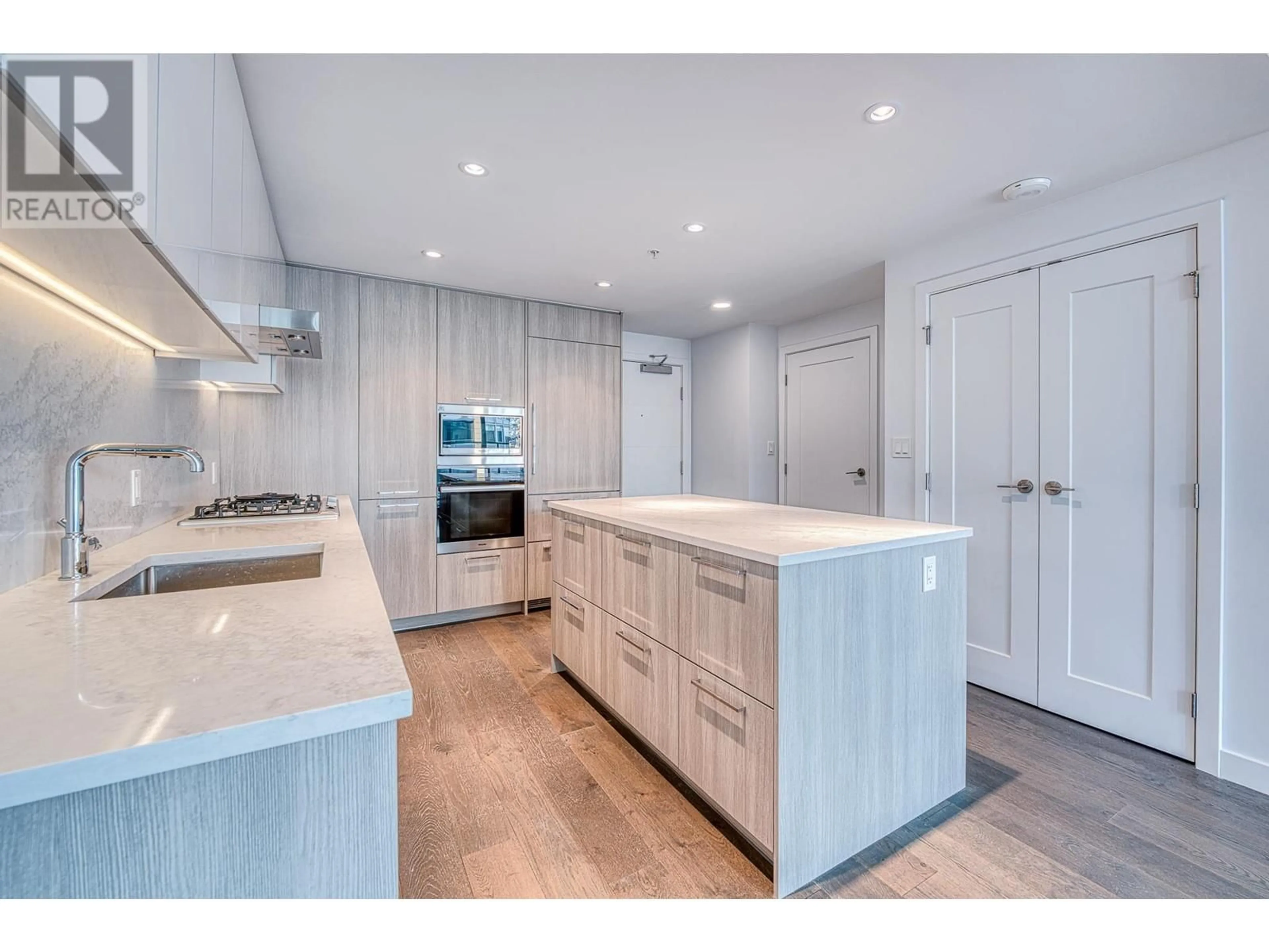 Open concept kitchen, unknown for 810 - 8155 CAPSTAN WAY, Richmond British Columbia V6X0V3