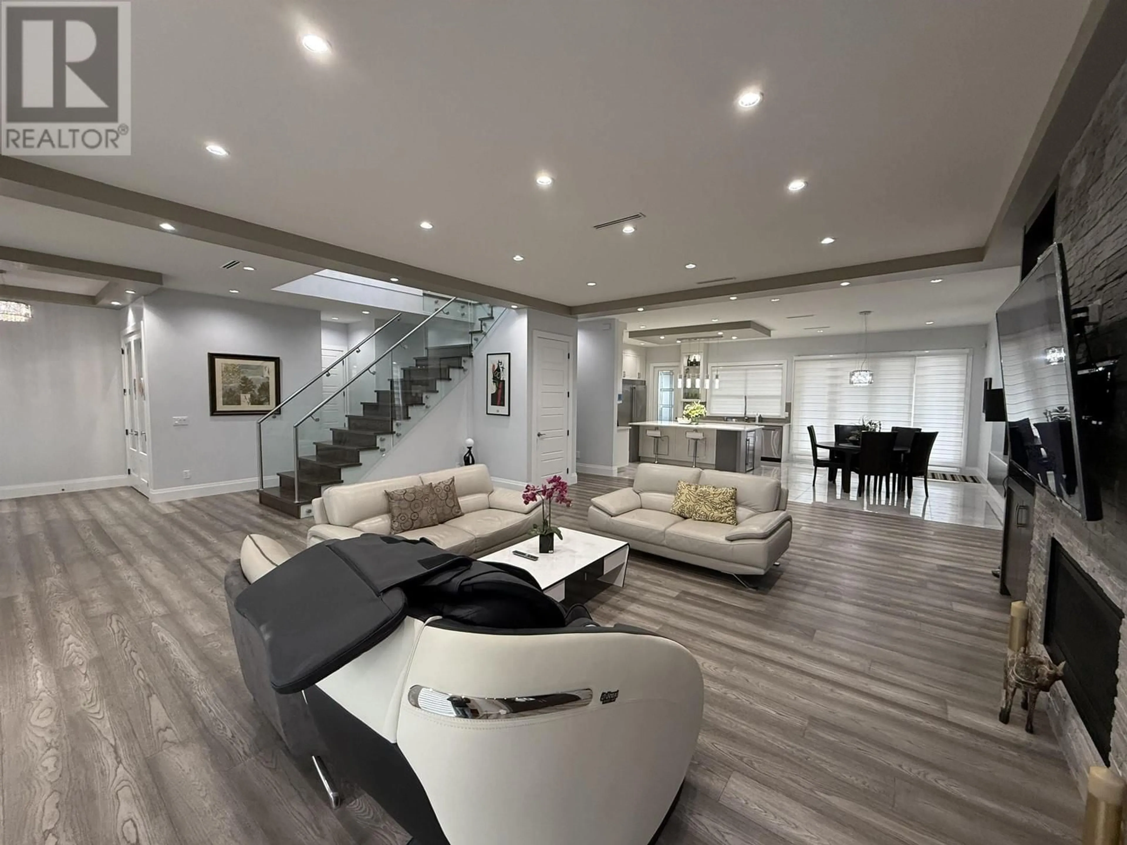 Living room with furniture, unknown for 7251 UNION STREET, Burnaby British Columbia V5A1J1