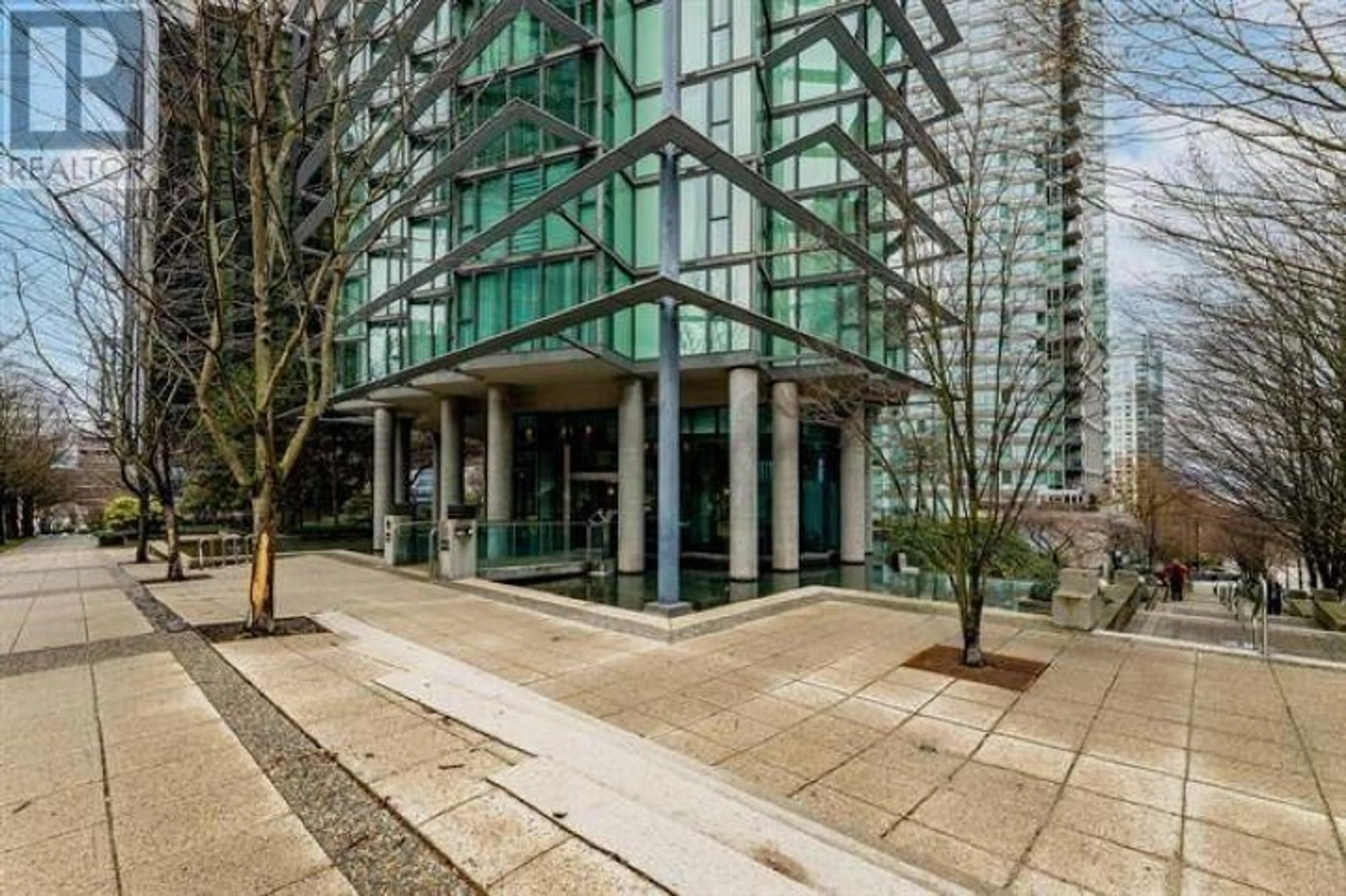 Indoor foyer for 509 - 1331 GEORGIA STREET, Vancouver British Columbia V6E4P1