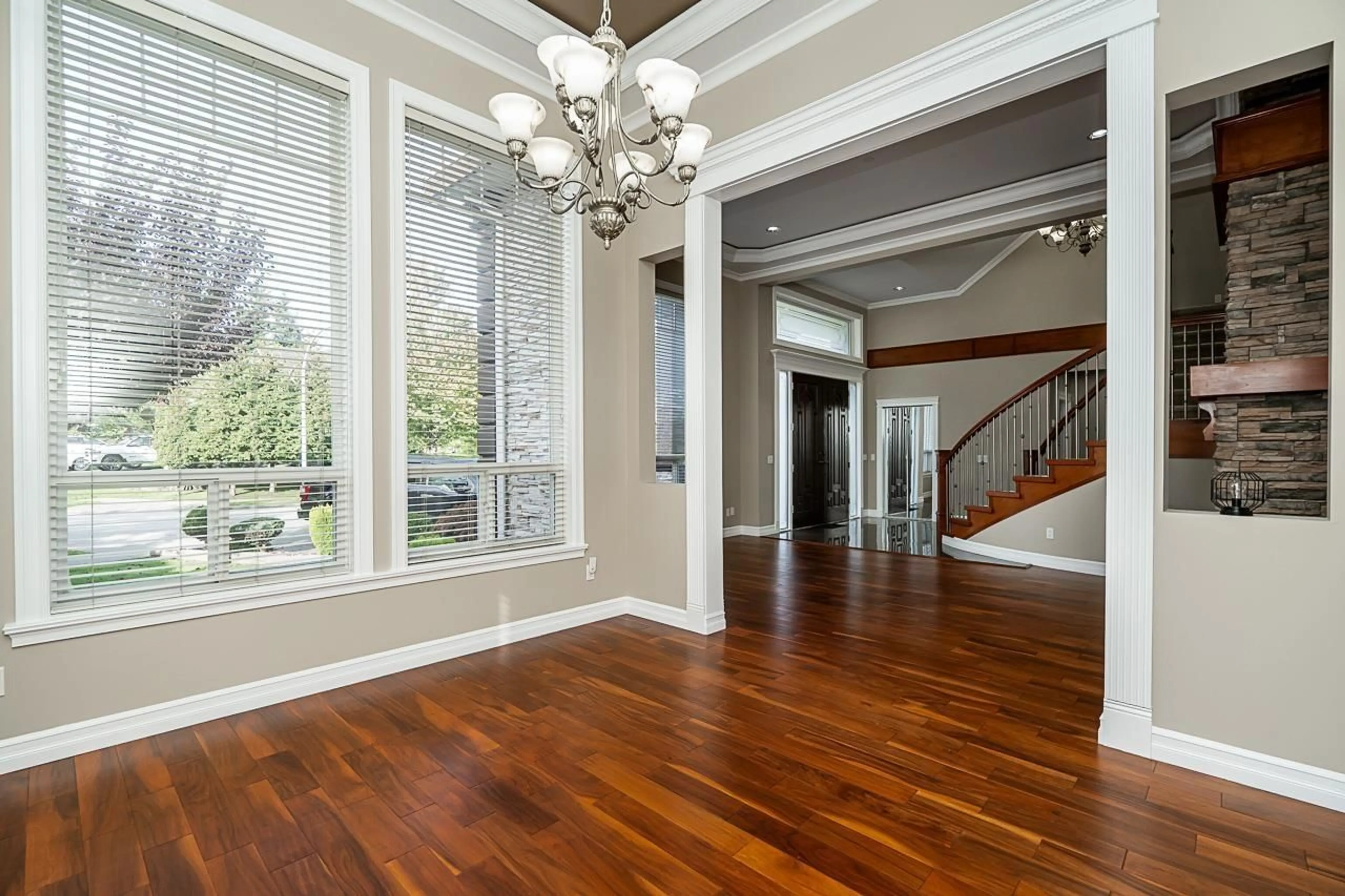 Indoor foyer for 7568 149 STREET, Surrey British Columbia V3S0V1