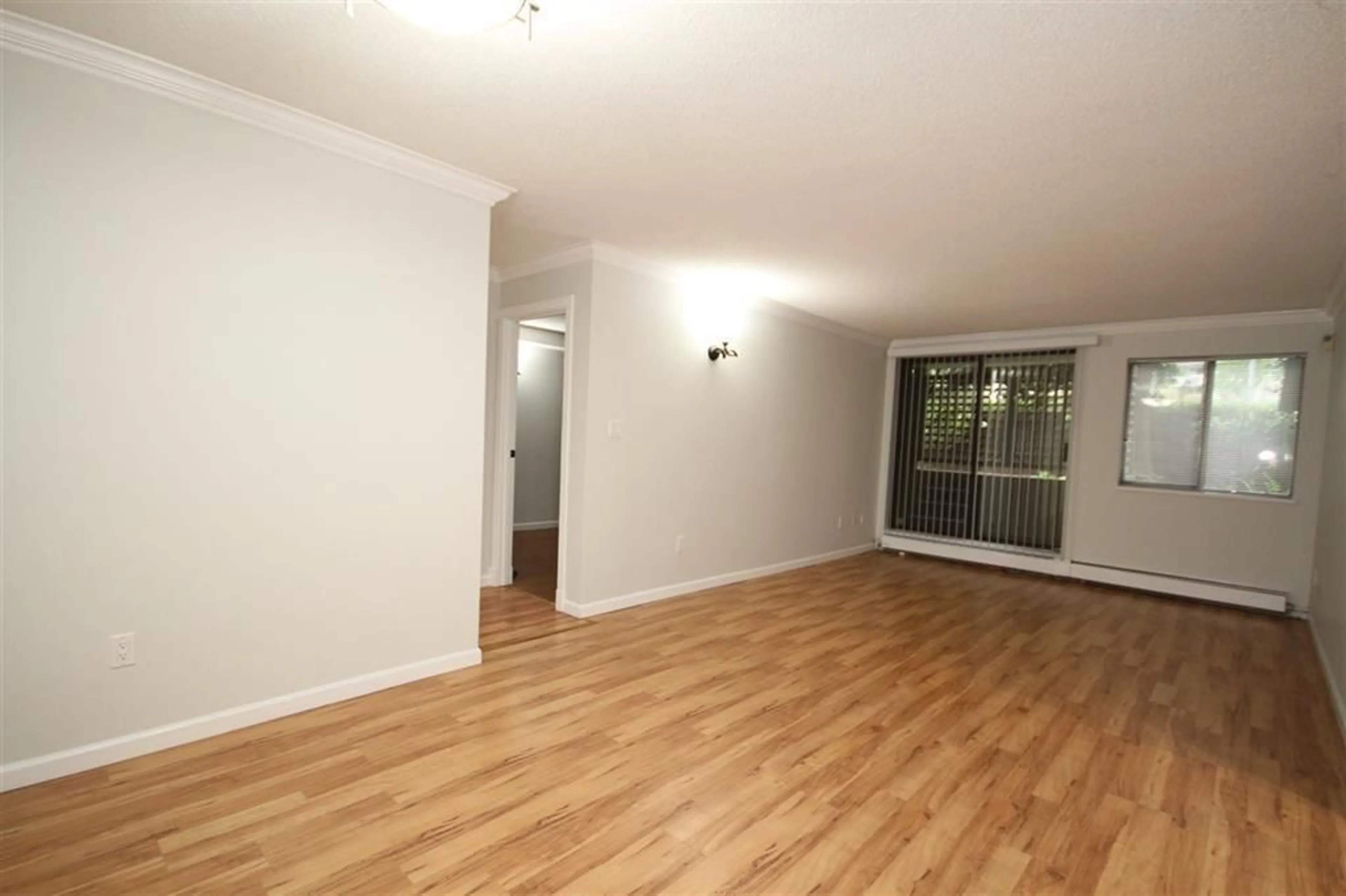 A pic of a room for 110 10698 151A STREET, Surrey British Columbia V3R8T5