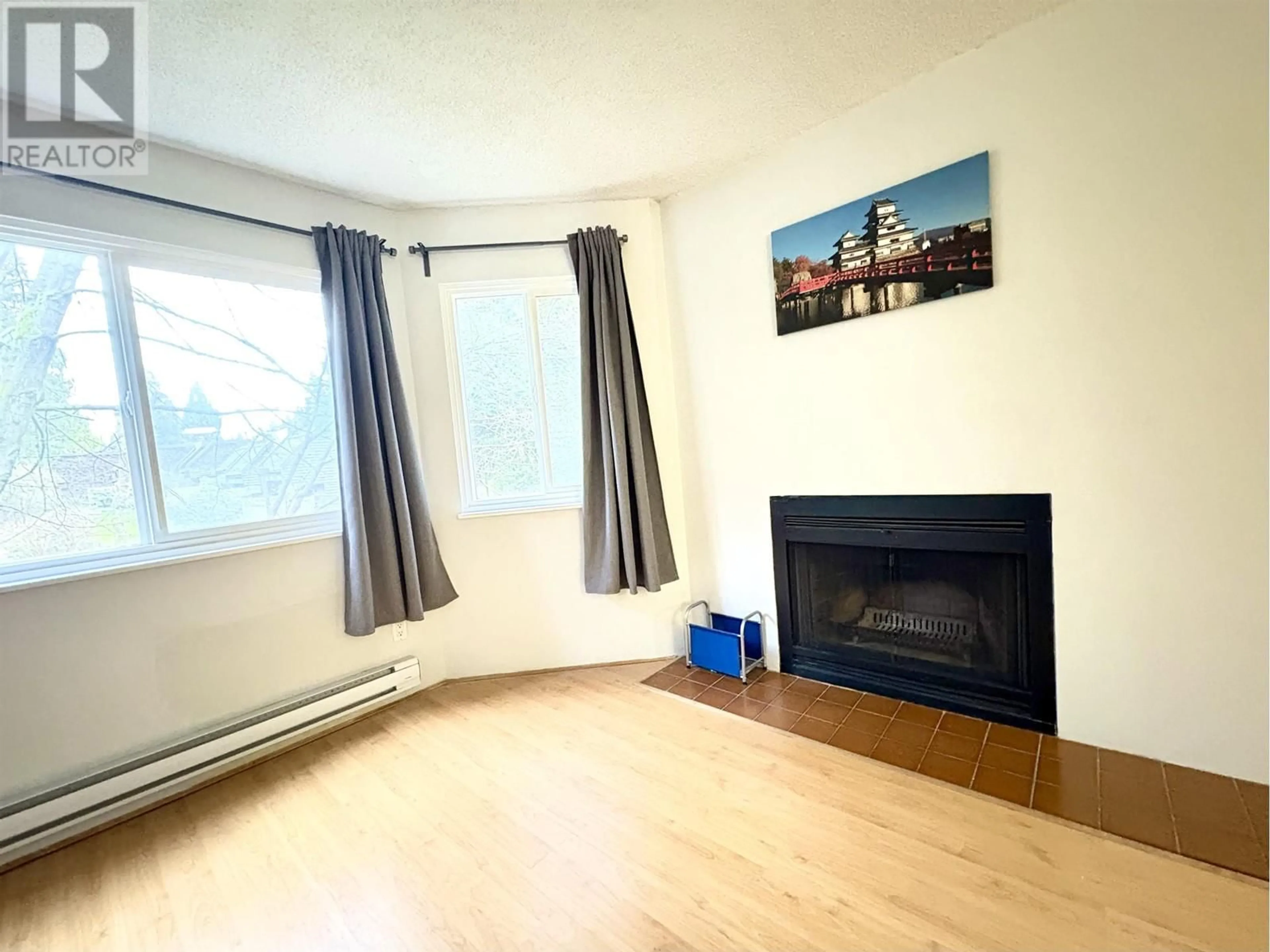 A pic of a room for 312 9880 MANCHESTER DRIVE, Burnaby British Columbia V3N4R3