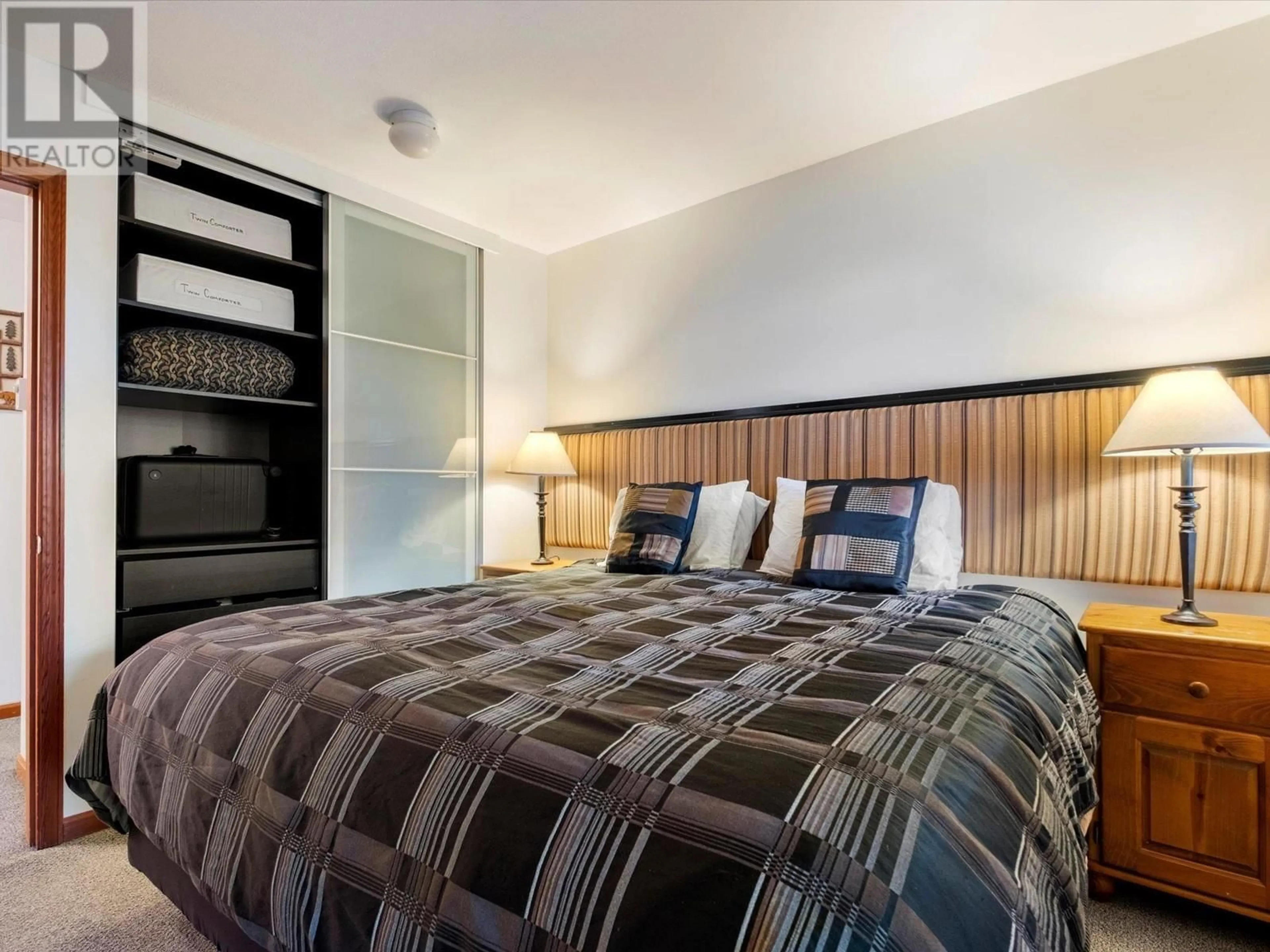 Bedroom with bed, unknown for 58 4335 NORTHLANDS BOULEVARD, Whistler British Columbia V8E1A9