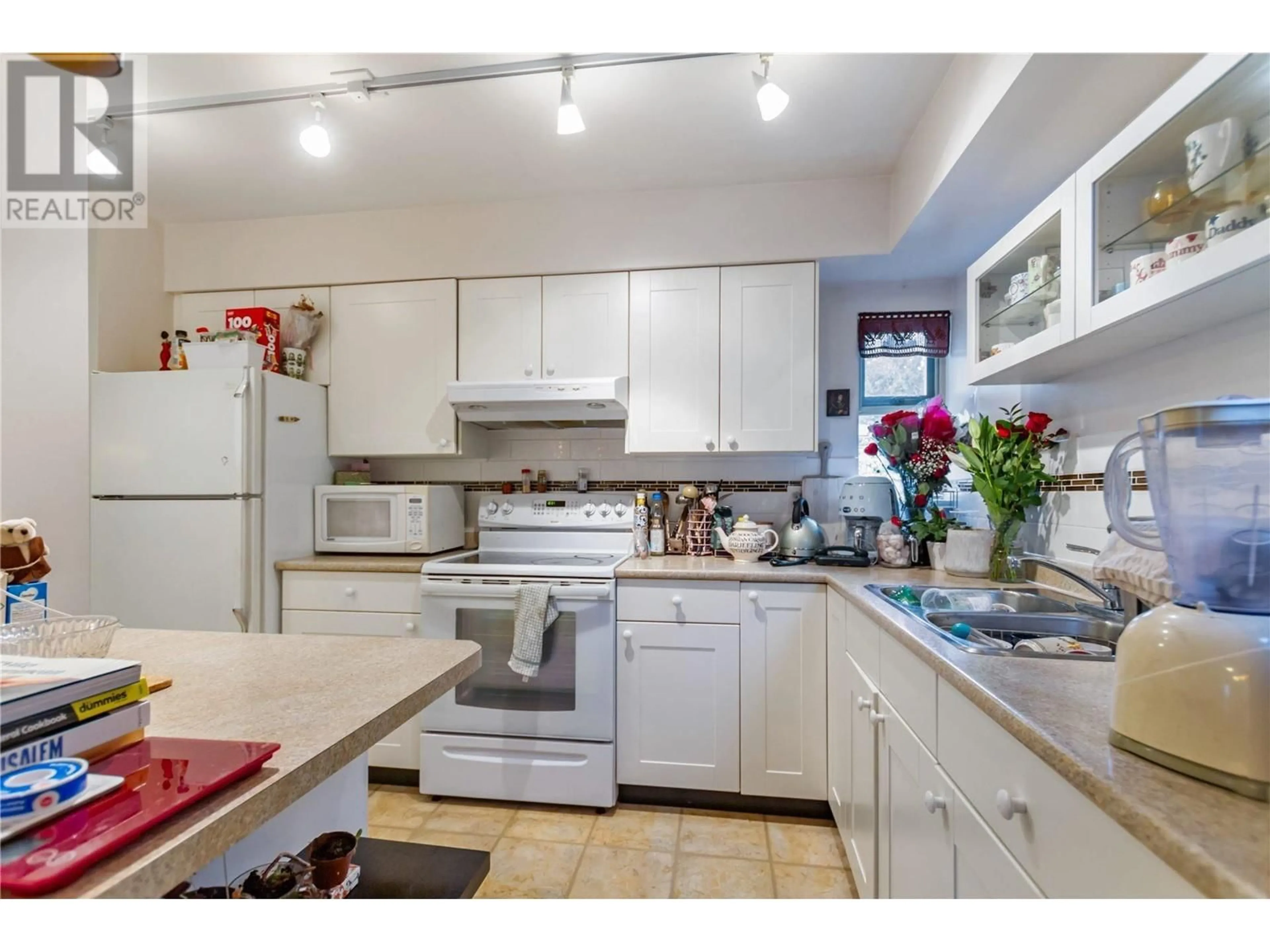 Standard kitchen, unknown for 7361 LIARD PLACE, Vancouver British Columbia V5S4A3