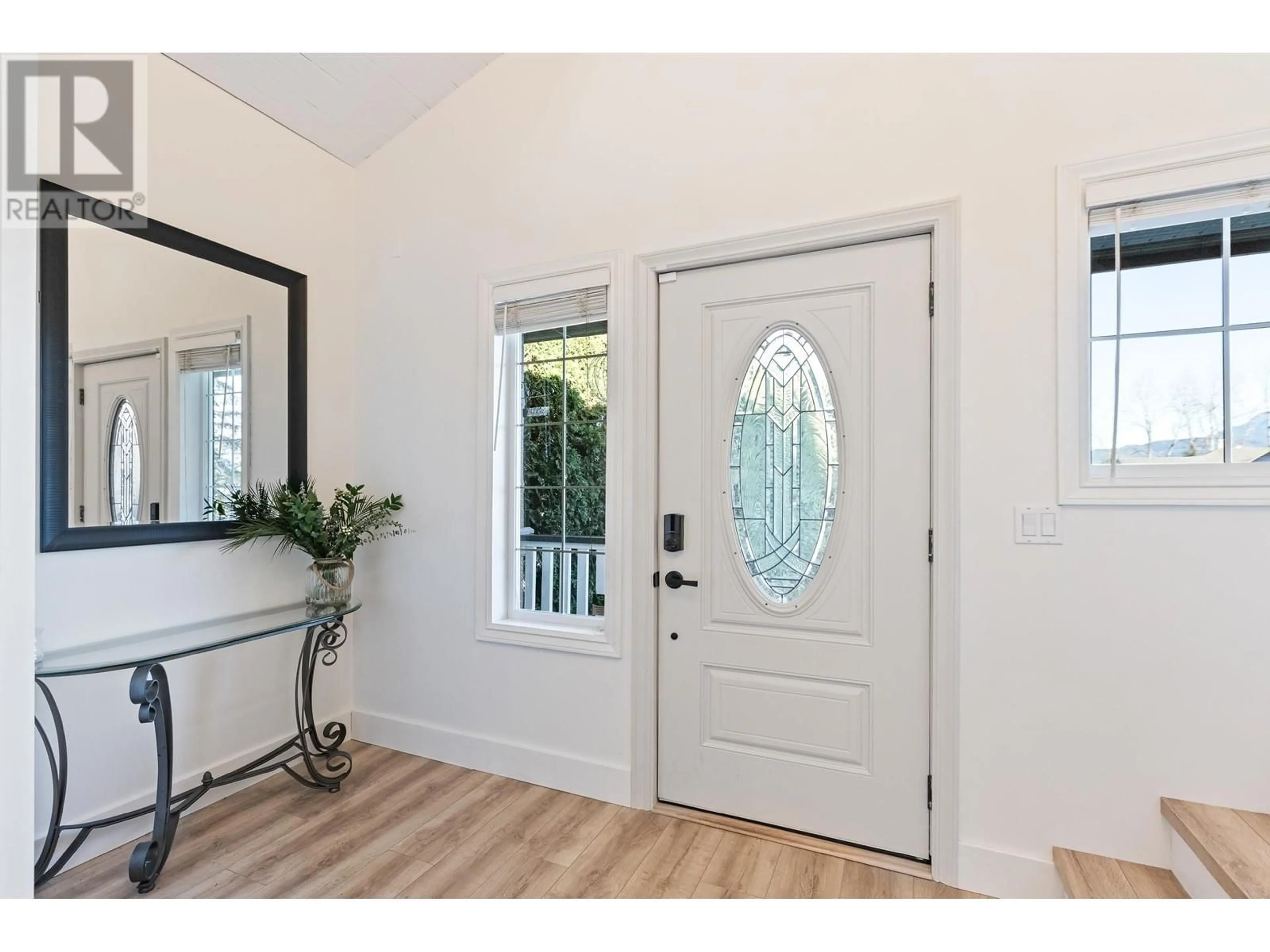 Indoor entryway for 22750 125A AVENUE, Maple Ridge British Columbia V2X3T8