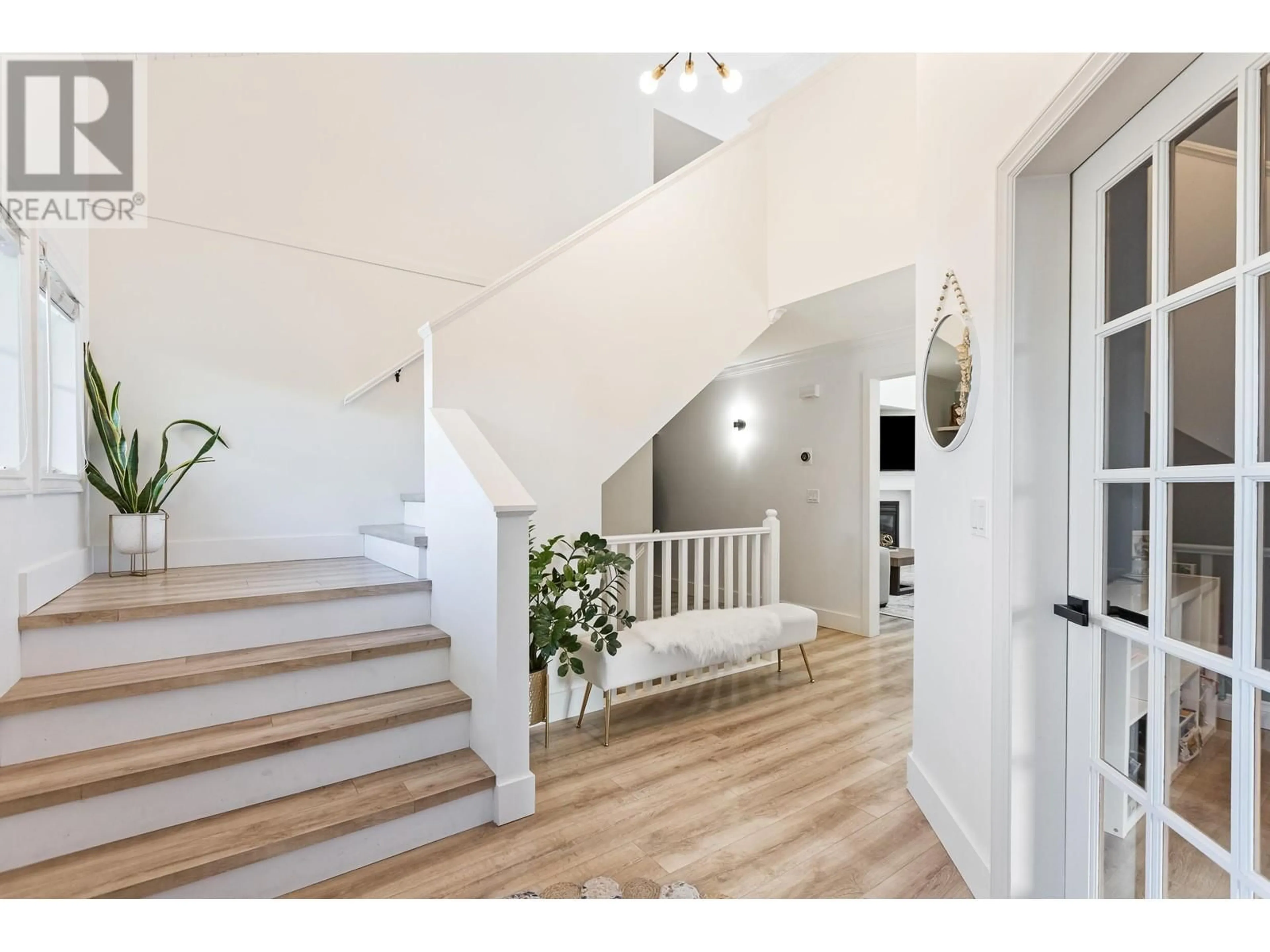 Indoor entryway for 22750 125A AVENUE, Maple Ridge British Columbia V2X3T8