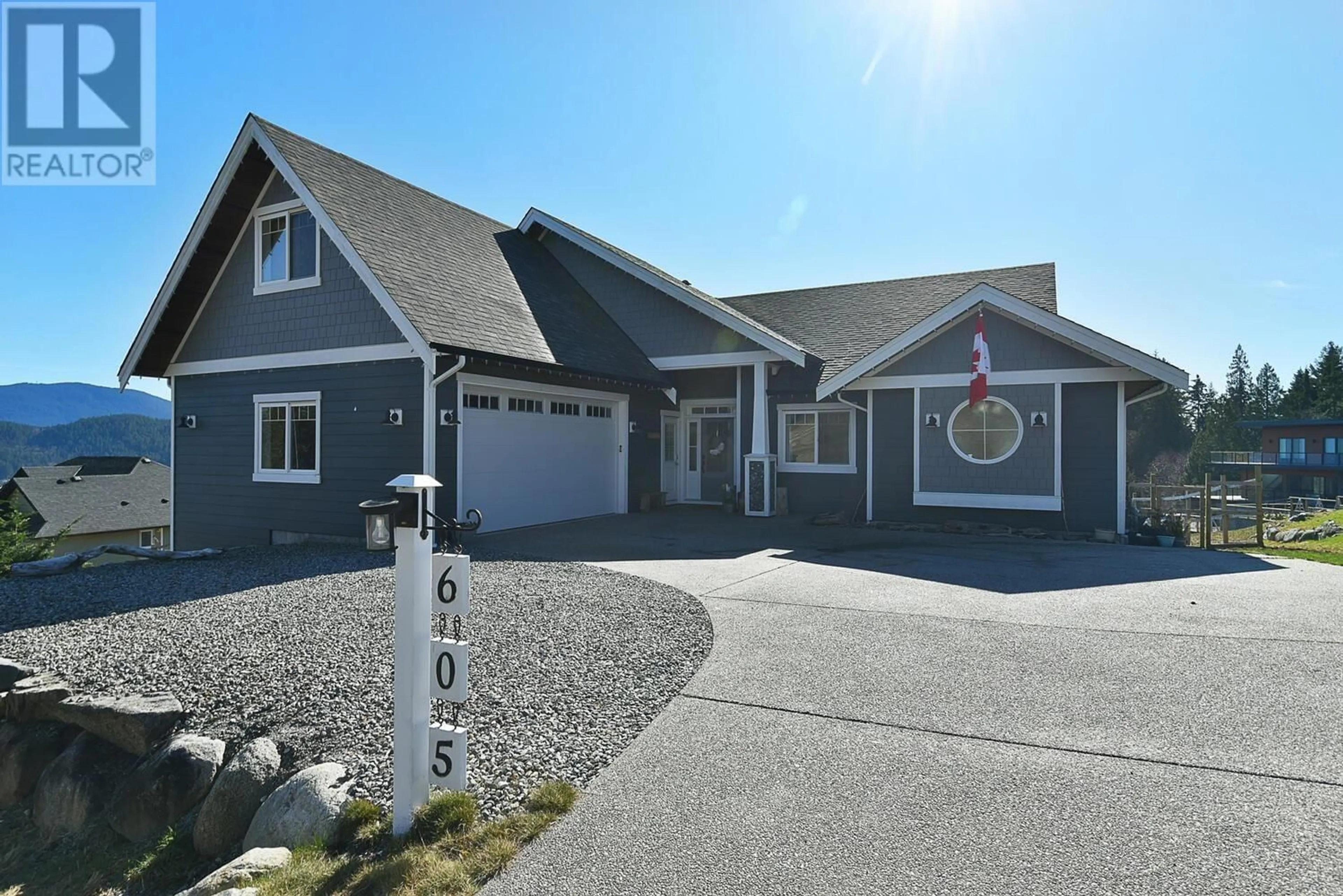 Home with vinyl exterior material, unknown for 605 WOODLAND AVENUE, Gibsons British Columbia V0N1V1