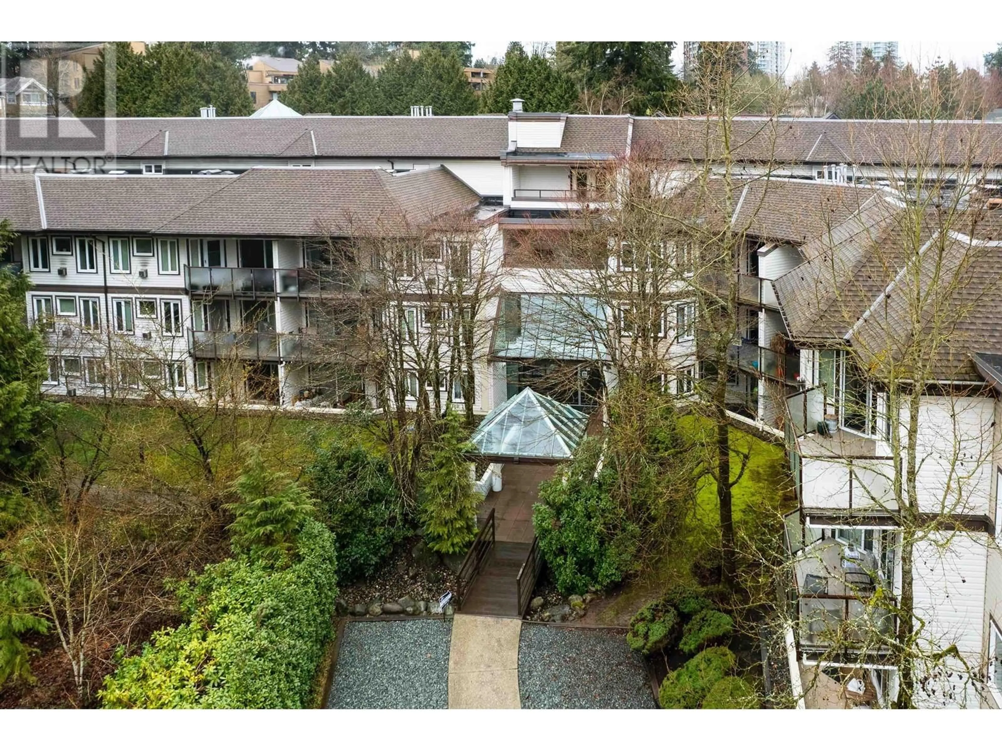 A pic from outside/outdoor area/front of a property/back of a property/a pic from drone, city buildings view from balcony for 301 7139 18 AVENUE, Burnaby British Columbia V3N4Z3