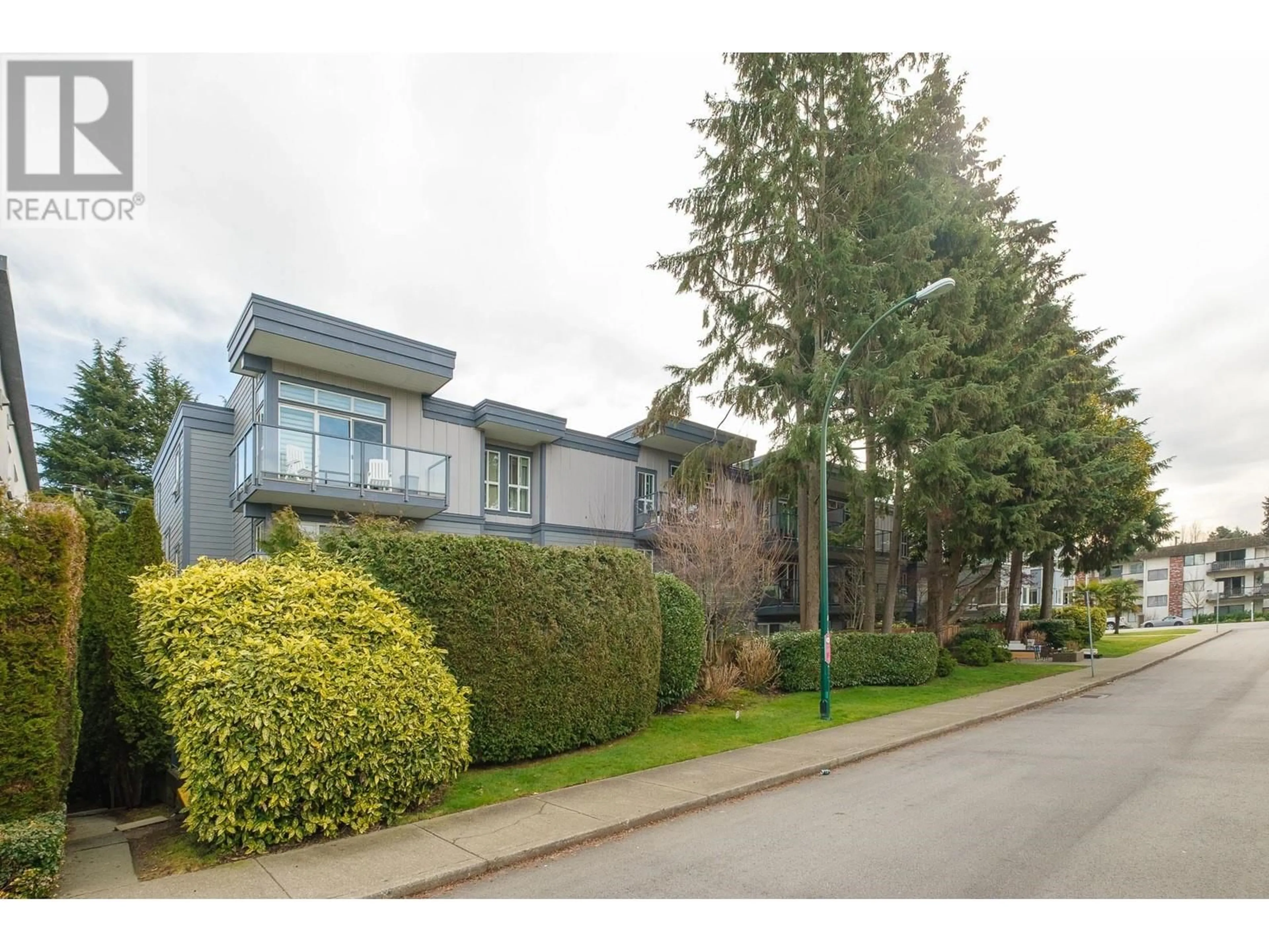 Unknown for 106 1450 LABURNUM STREET, Vancouver British Columbia V6J3W3