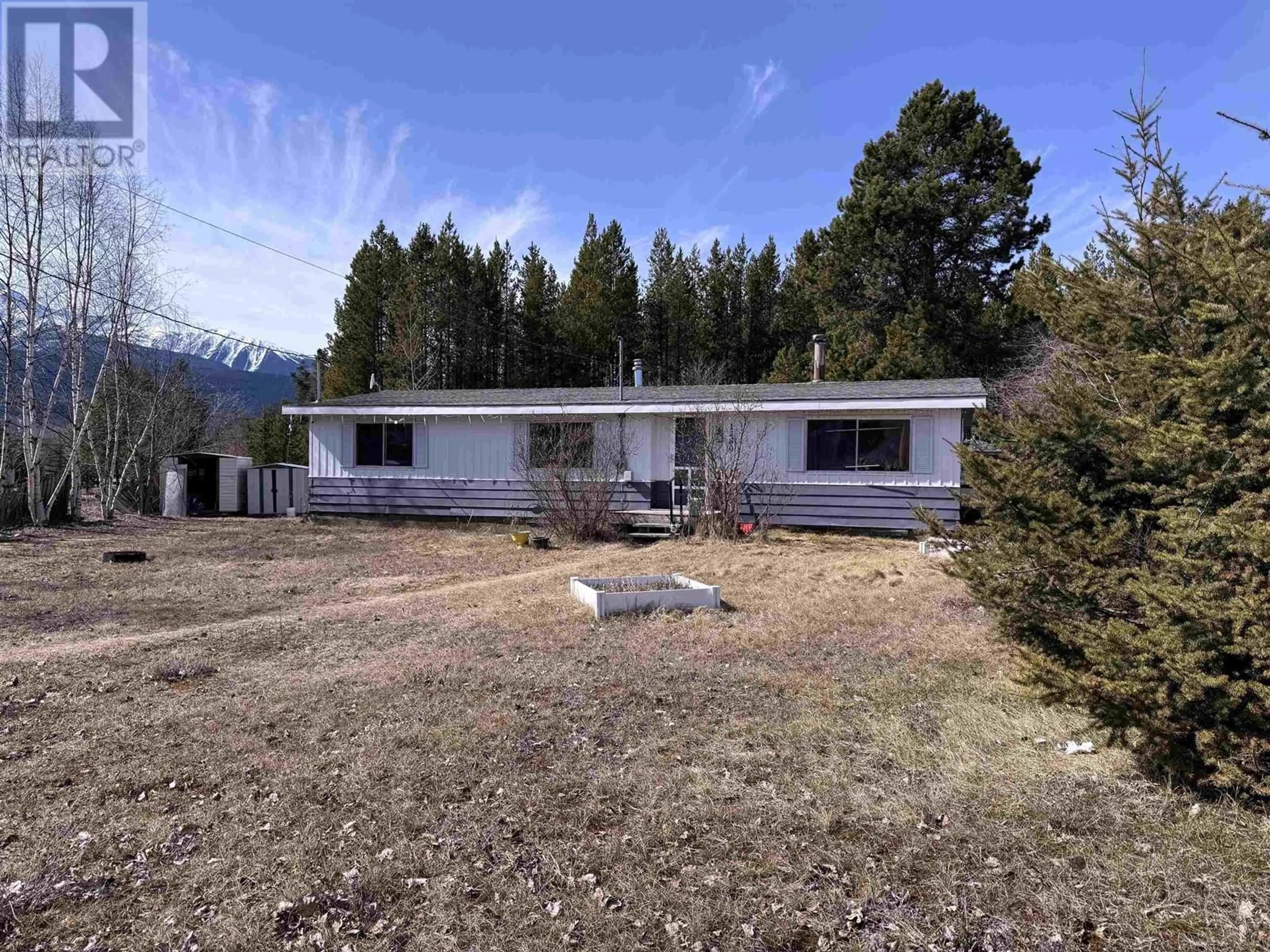 A pic from outside/outdoor area/front of a property/back of a property/a pic from drone, mountain view for 1280 14TH AVENUE, Valemount British Columbia V0E2Z0