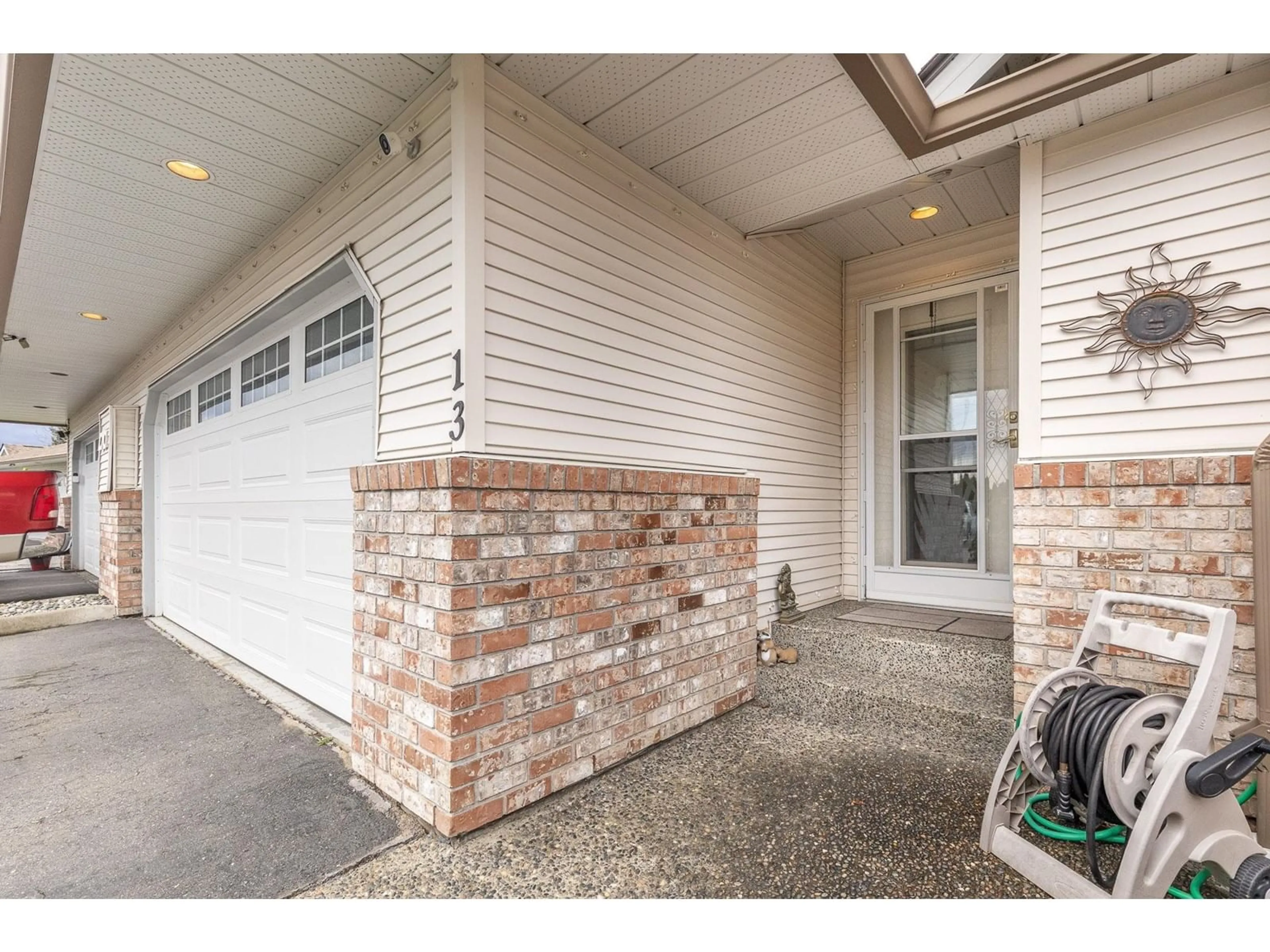 Indoor entryway for 13 - 35035 MORGAN, Abbotsford British Columbia V2S5T7