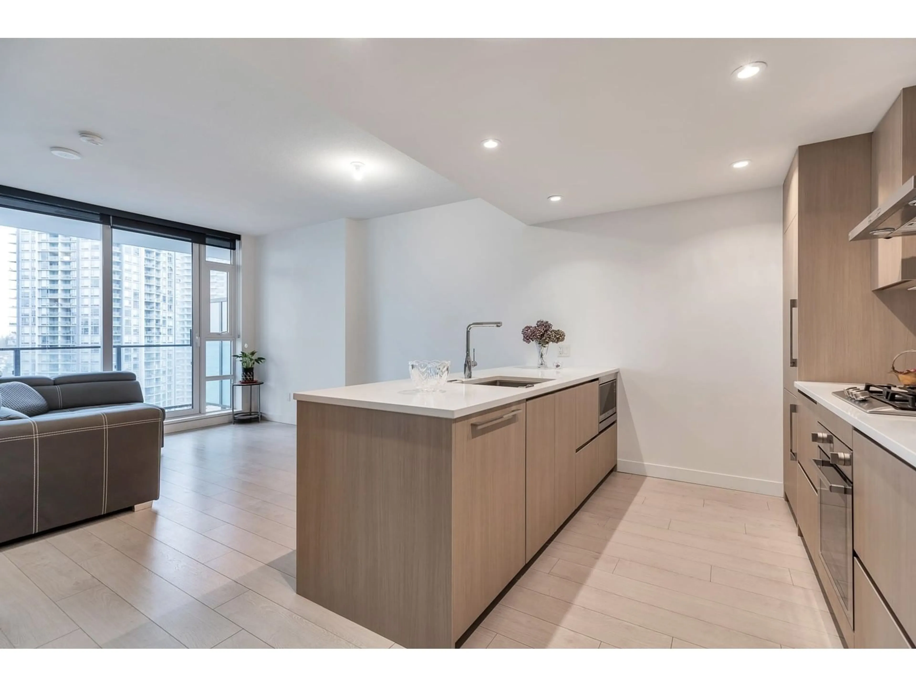Open concept kitchen, unknown for 1805 - 9887 WHALLEY, Surrey British Columbia V3T0P4