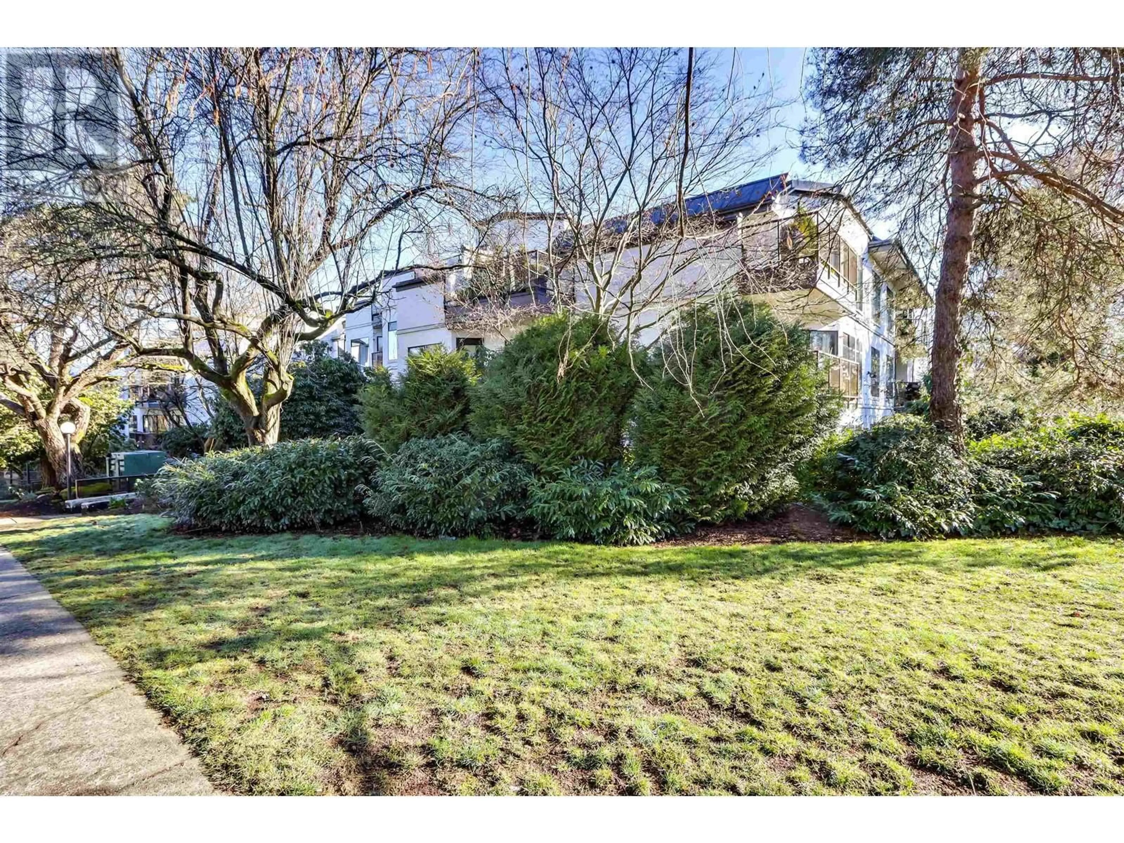 A pic from outside/outdoor area/front of a property/back of a property/a pic from drone, street for 211 2222 PRINCE EDWARD STREET, Vancouver British Columbia V5T4M6