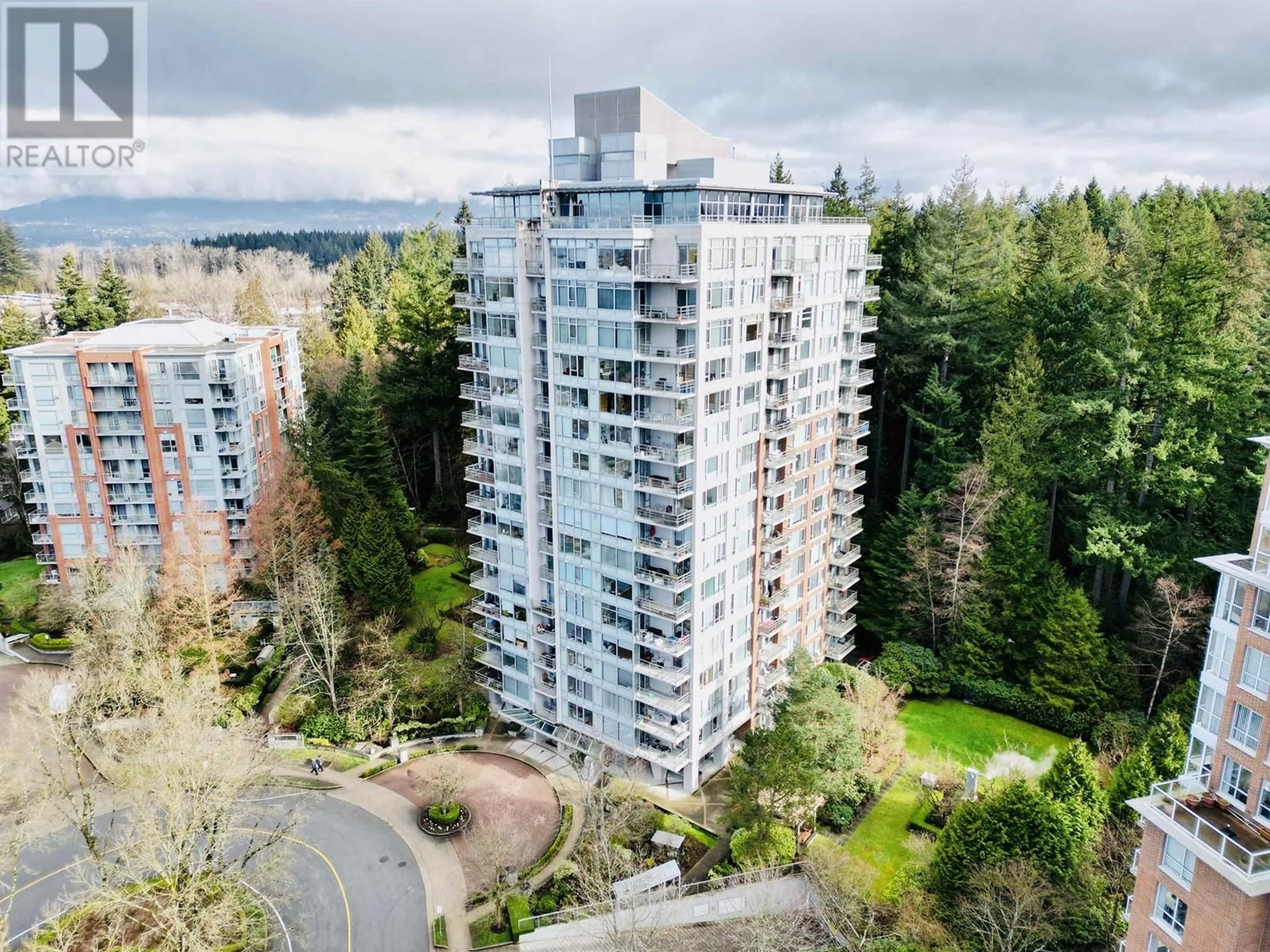 A pic from outside/outdoor area/front of a property/back of a property/a pic from drone, city buildings view from balcony for 905 5639 HAMPTON PLACE, Vancouver British Columbia V6T2H6