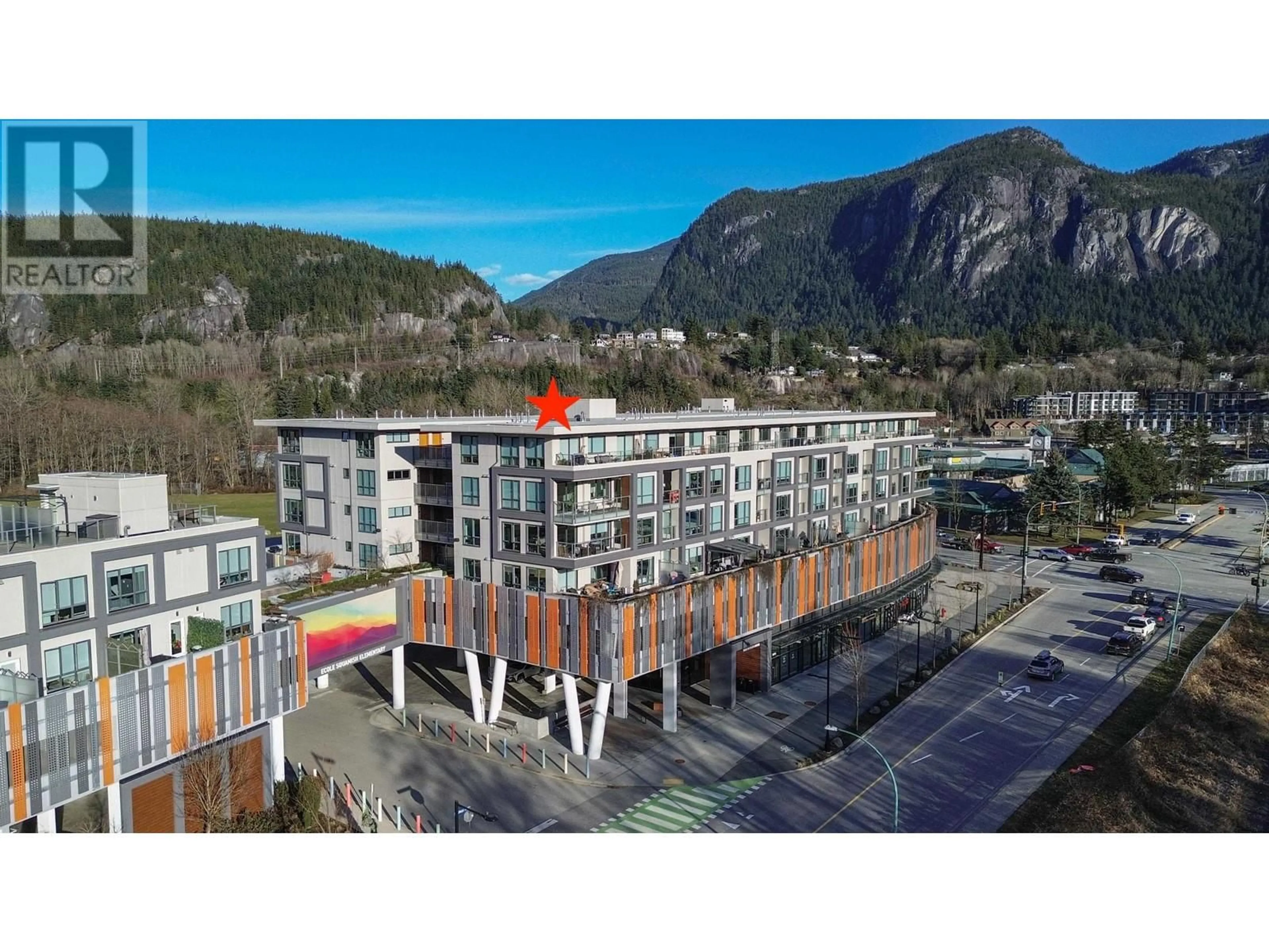 A pic from outside/outdoor area/front of a property/back of a property/a pic from drone, mountain view for 727 - 38362 BUCKLEY AVENUE, Squamish British Columbia V8B0J8