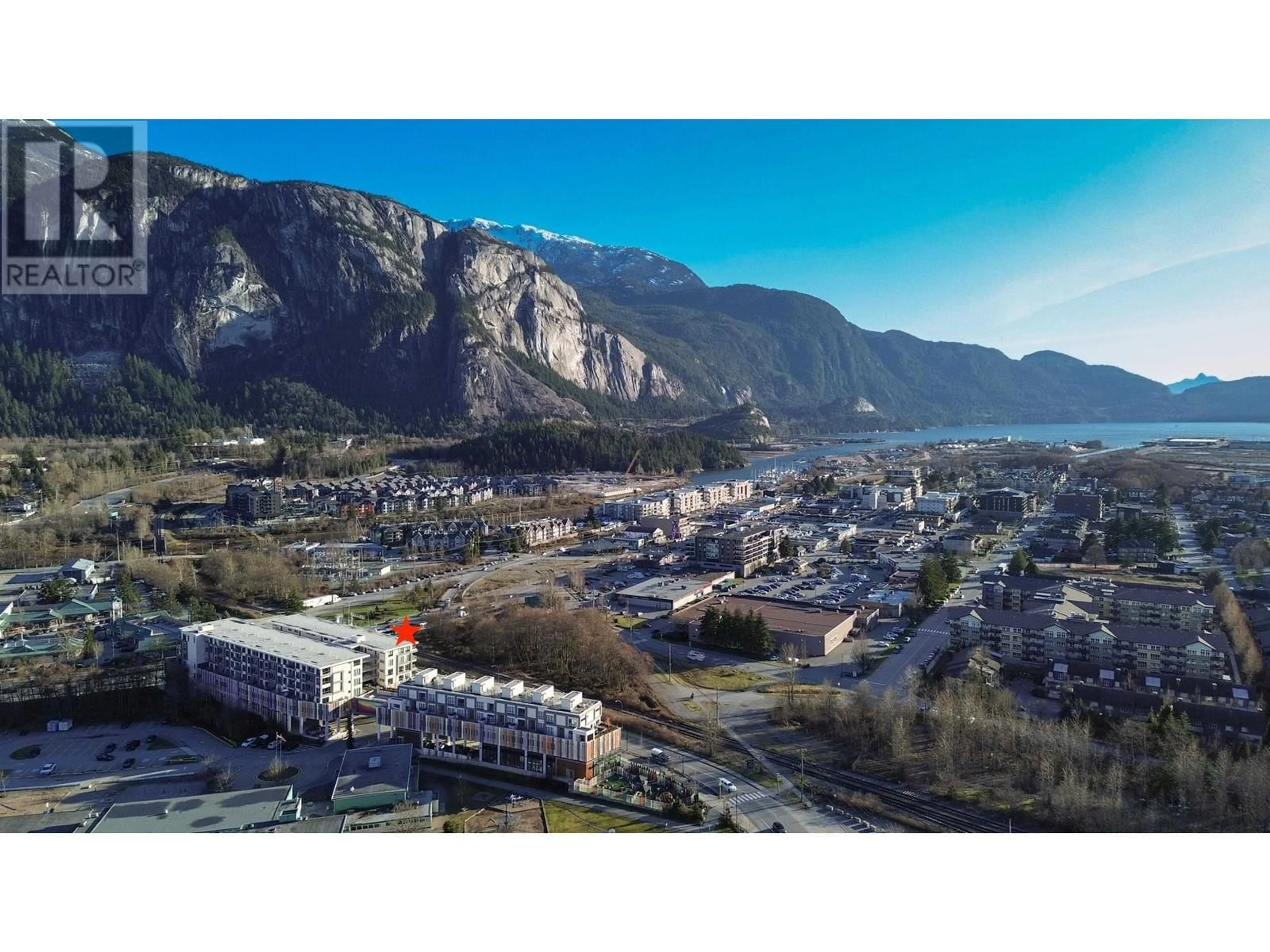 A pic from outside/outdoor area/front of a property/back of a property/a pic from drone, mountain view for 727 - 38362 BUCKLEY AVENUE, Squamish British Columbia V8B0J8