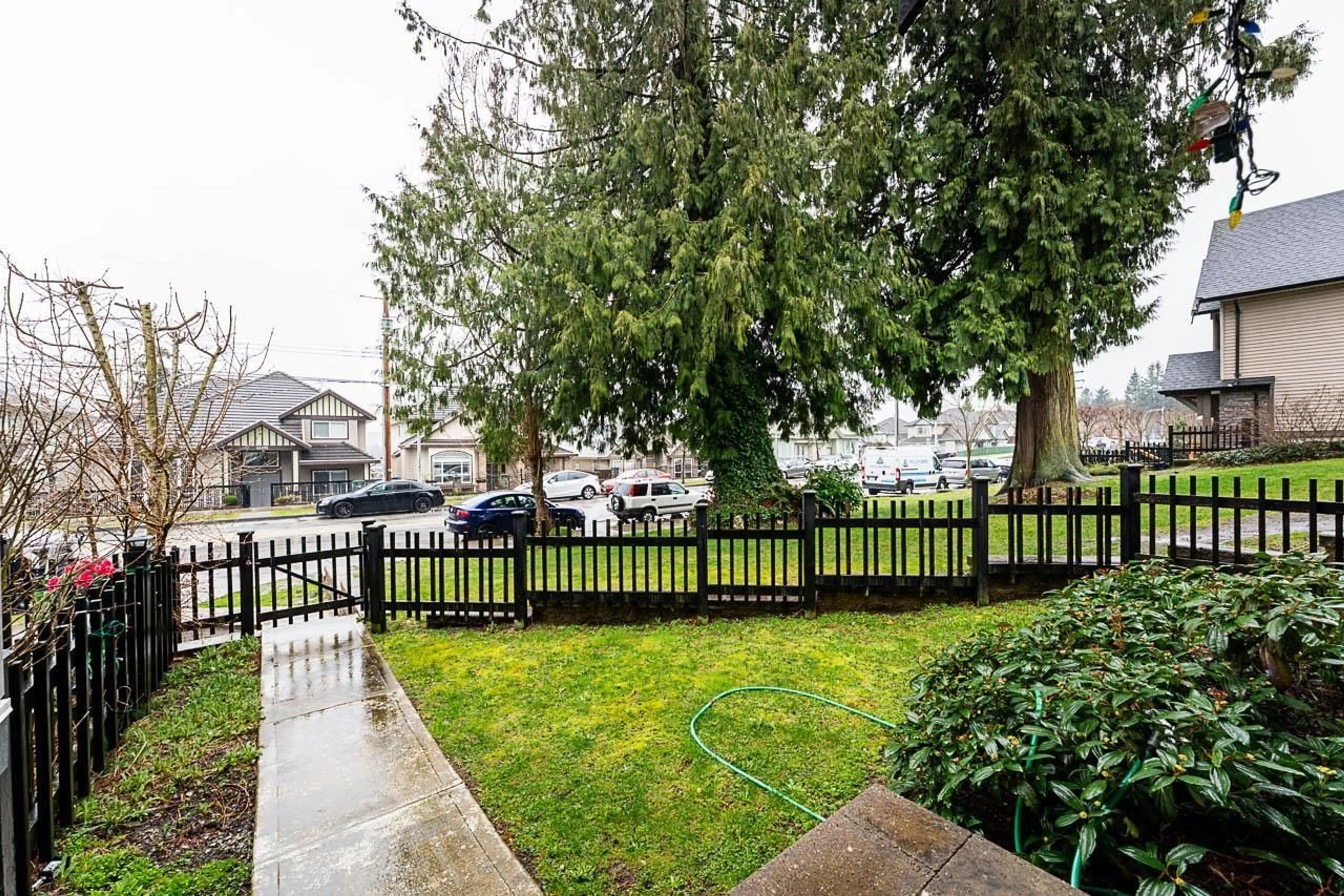 Patio, street for 17 14555 68 AVENUE, Surrey British Columbia V3S2A8