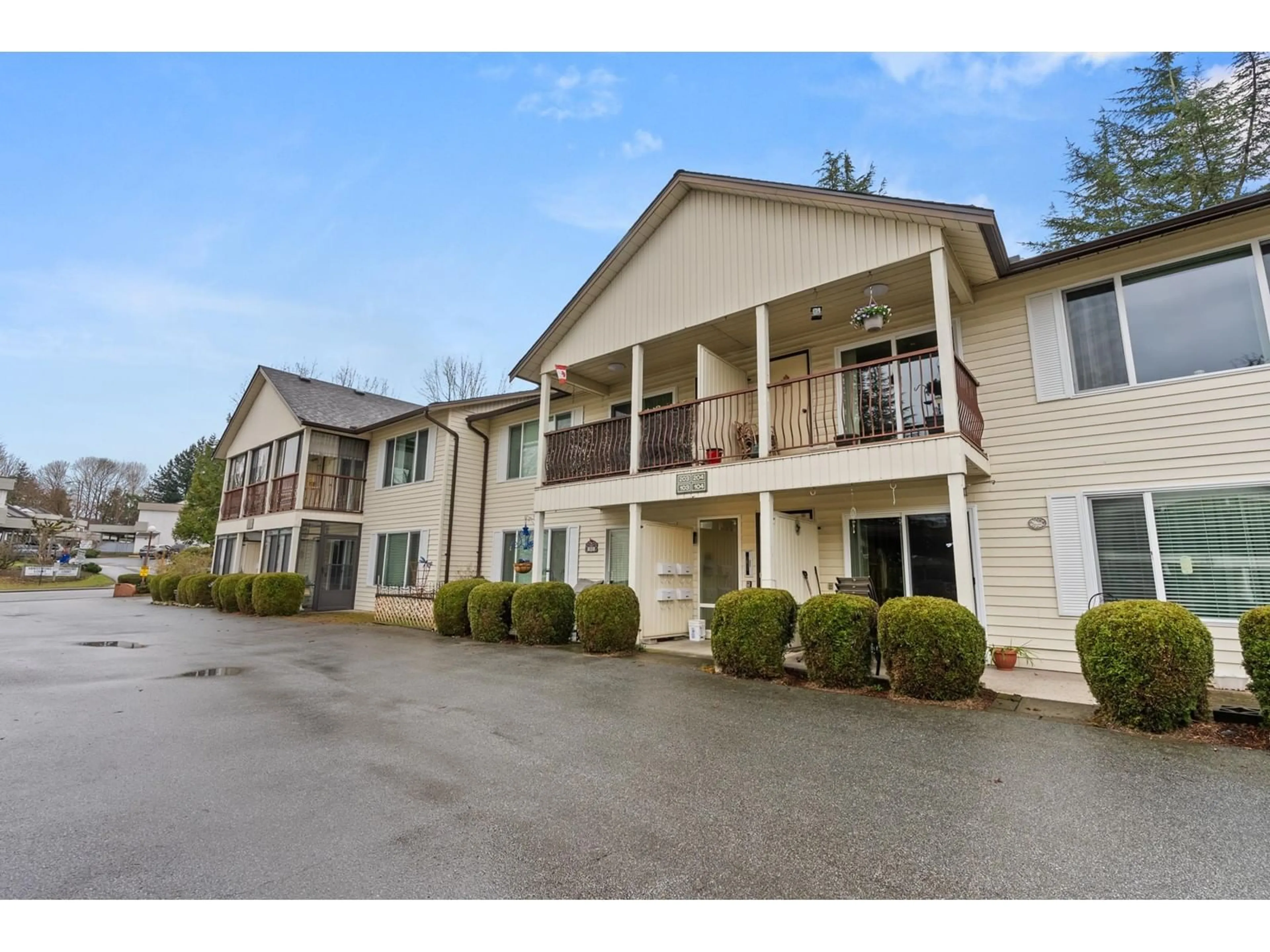 Patio, unknown for 203 - 2853 BOURQUIN WEST, Abbotsford British Columbia V2S6H6