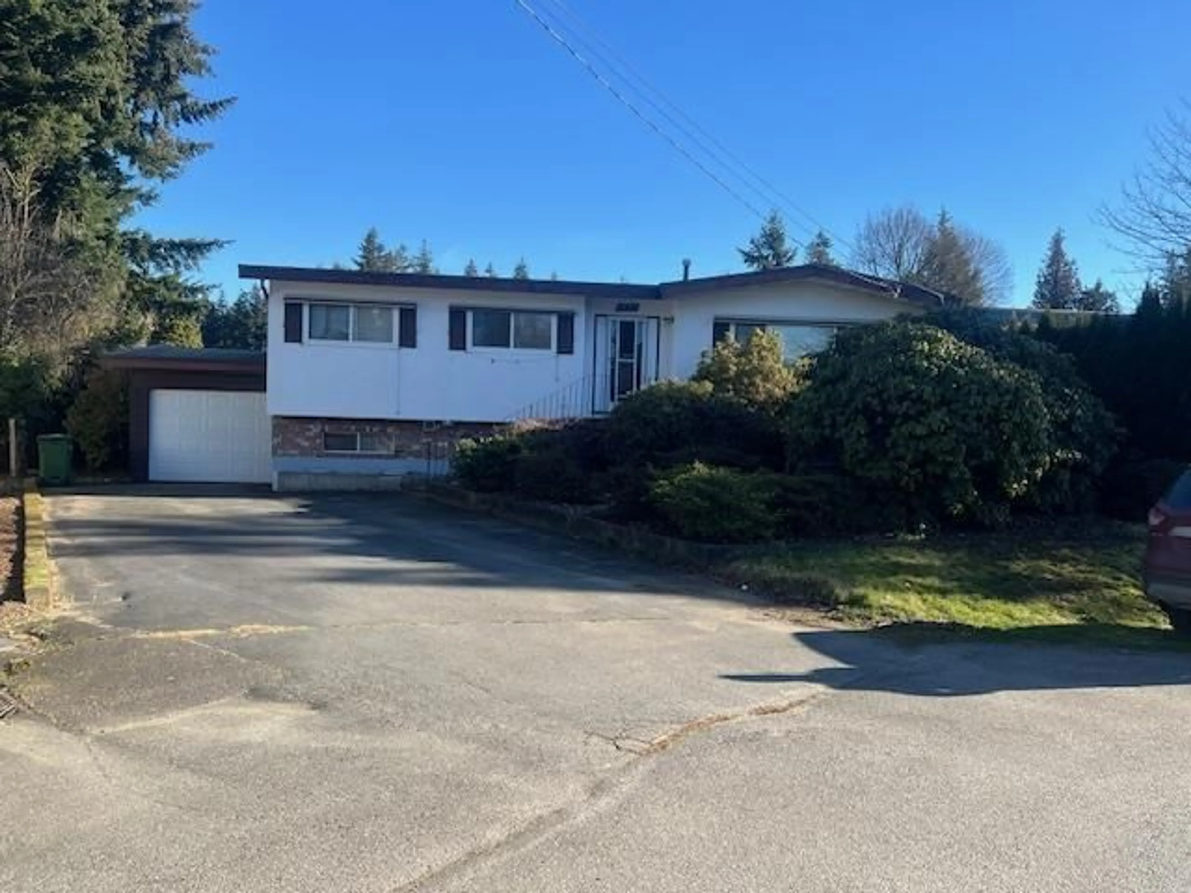 Home with vinyl exterior material, street for 1930 WESTBURY AVENUE, Abbotsford British Columbia V2S1C1