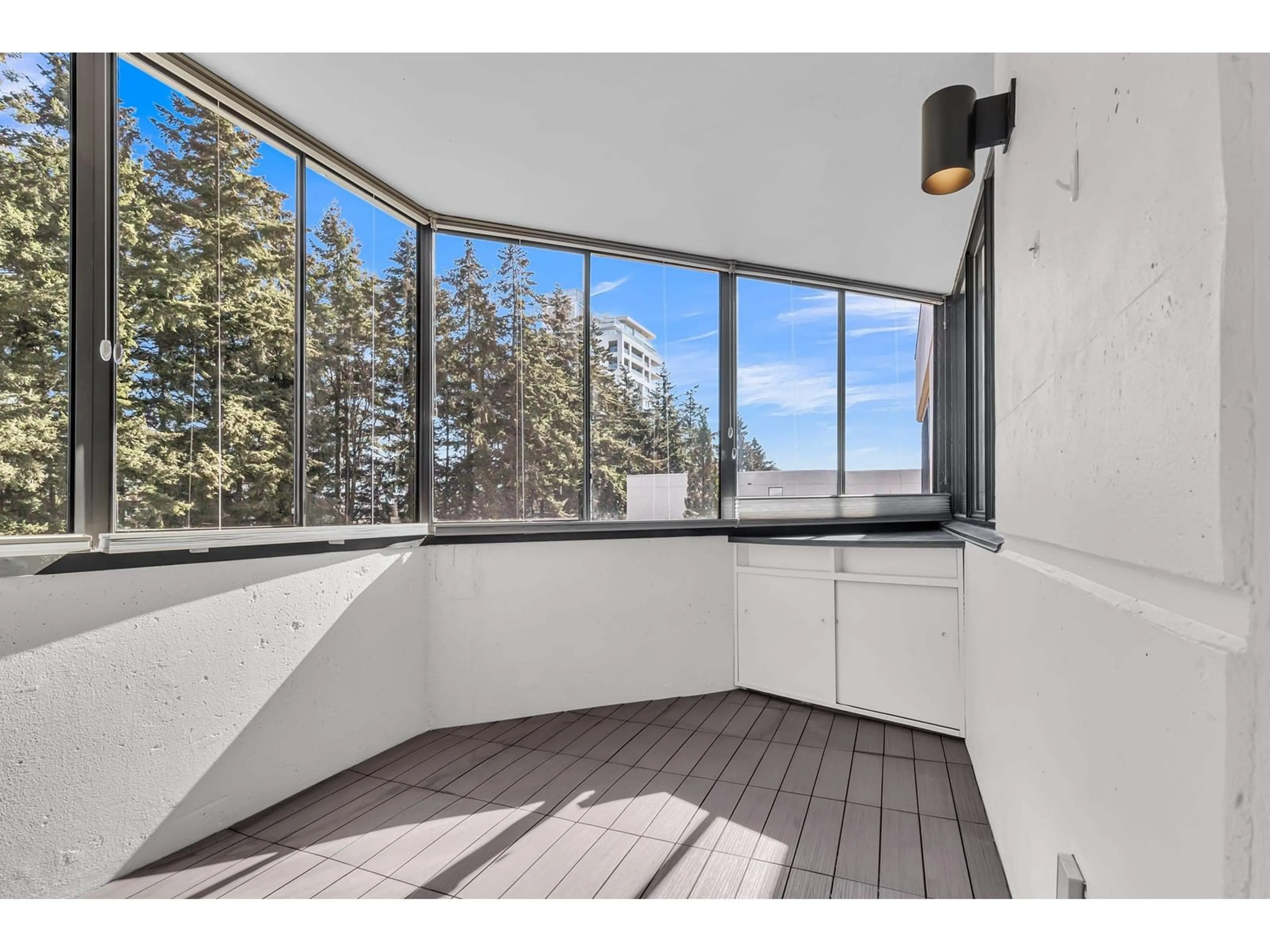 Unknown for 504 - 1480 FOSTER, White Rock British Columbia V4B3X7