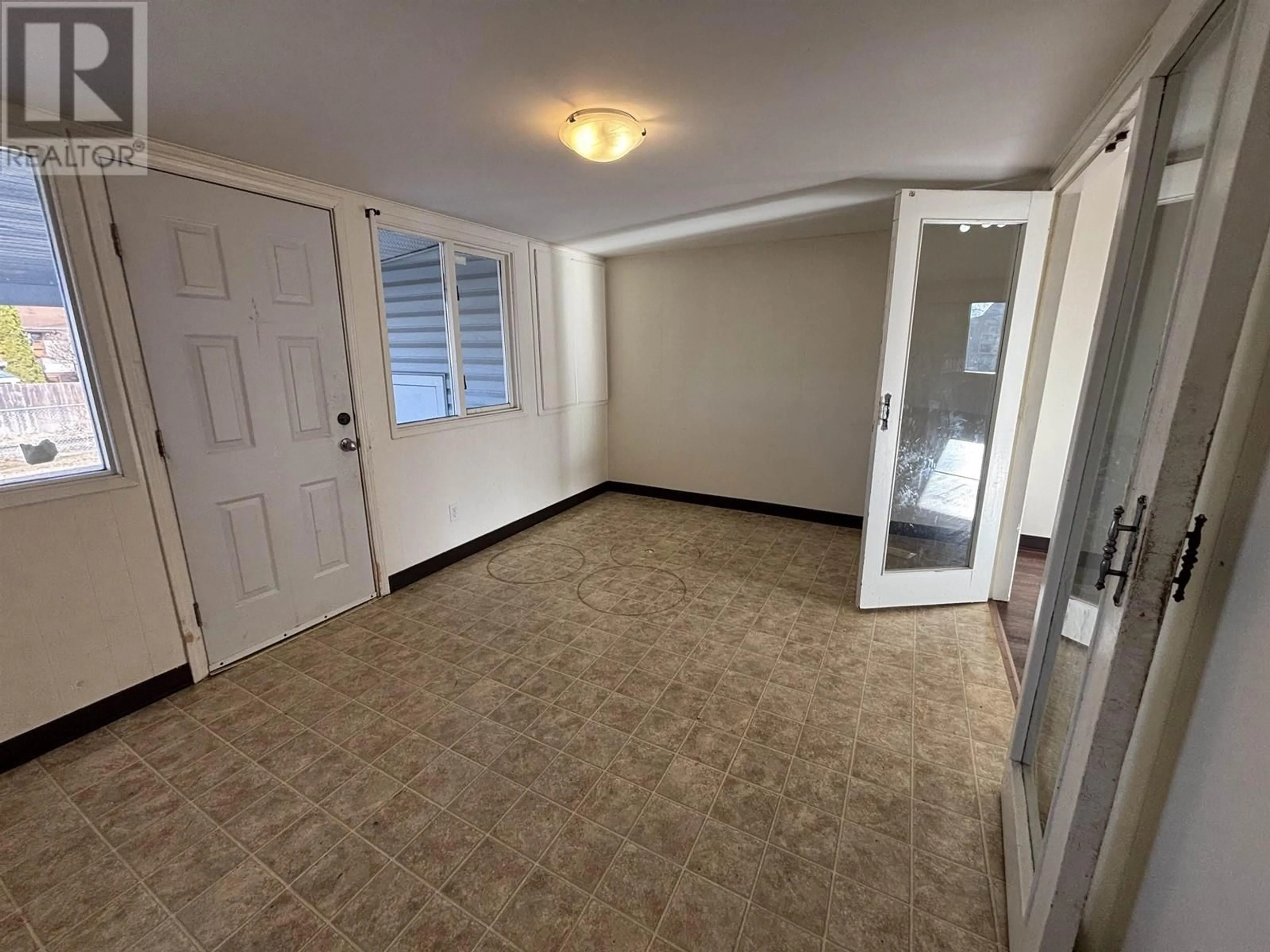 A pic of a room for 887 DOUGLAS STREET, Prince George British Columbia V2M2M6