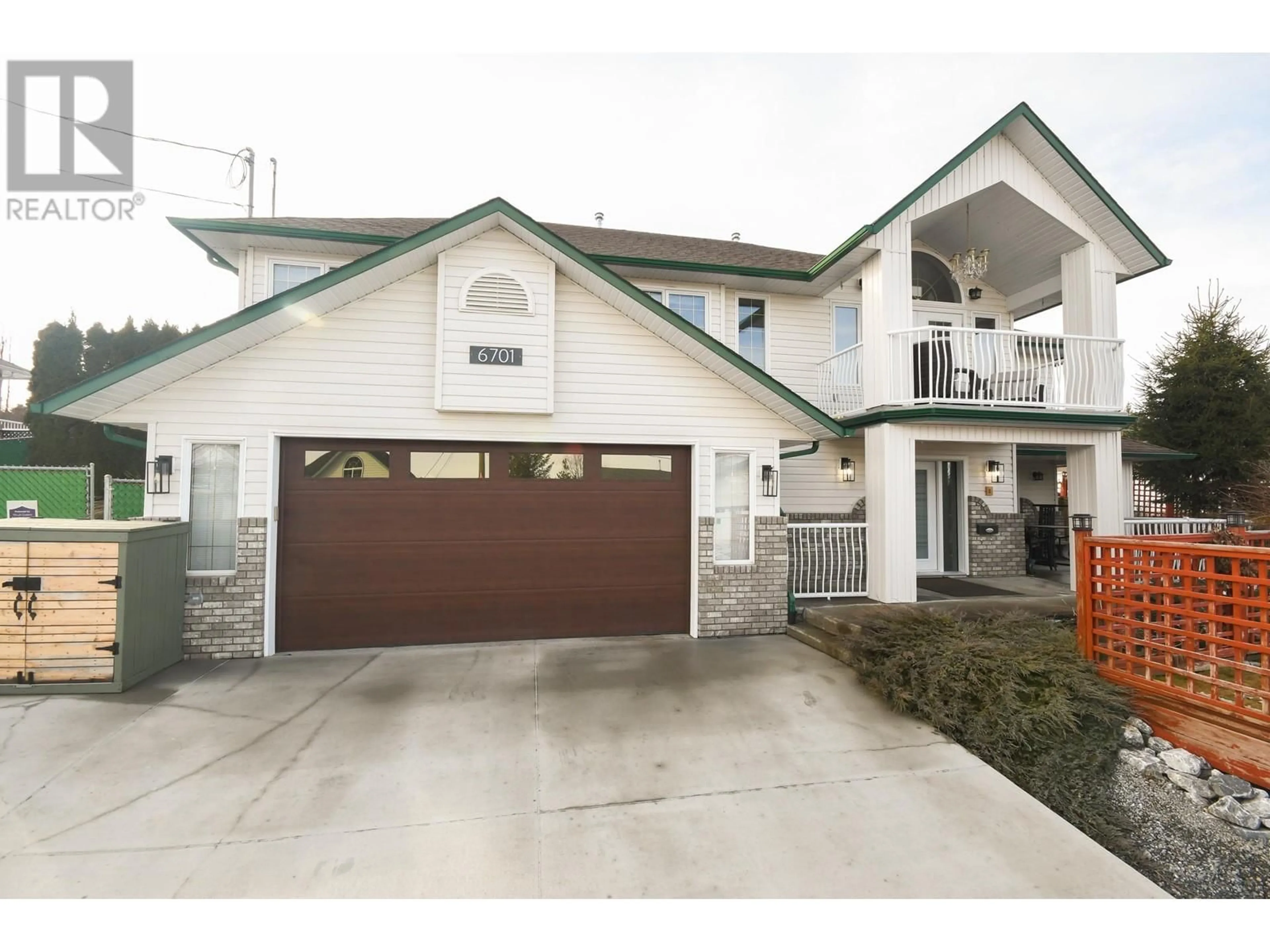 Home with vinyl exterior material, street for 6701 CHECKLEY ROAD, Prince George British Columbia V2N5G6