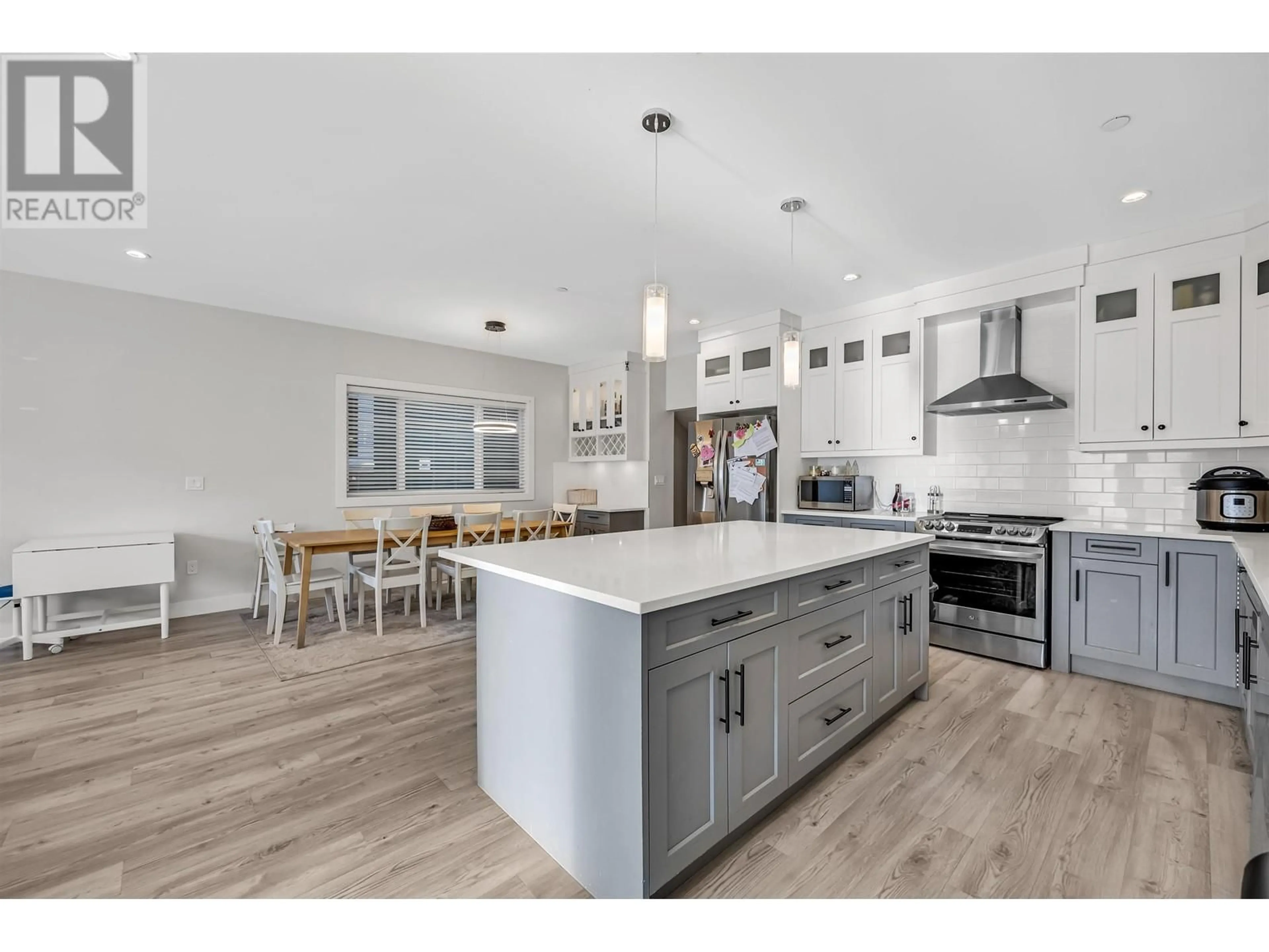 Open concept kitchen, unknown for 2436 CHILCOTT AVENUE, Port Coquitlam British Columbia V3B1Y3