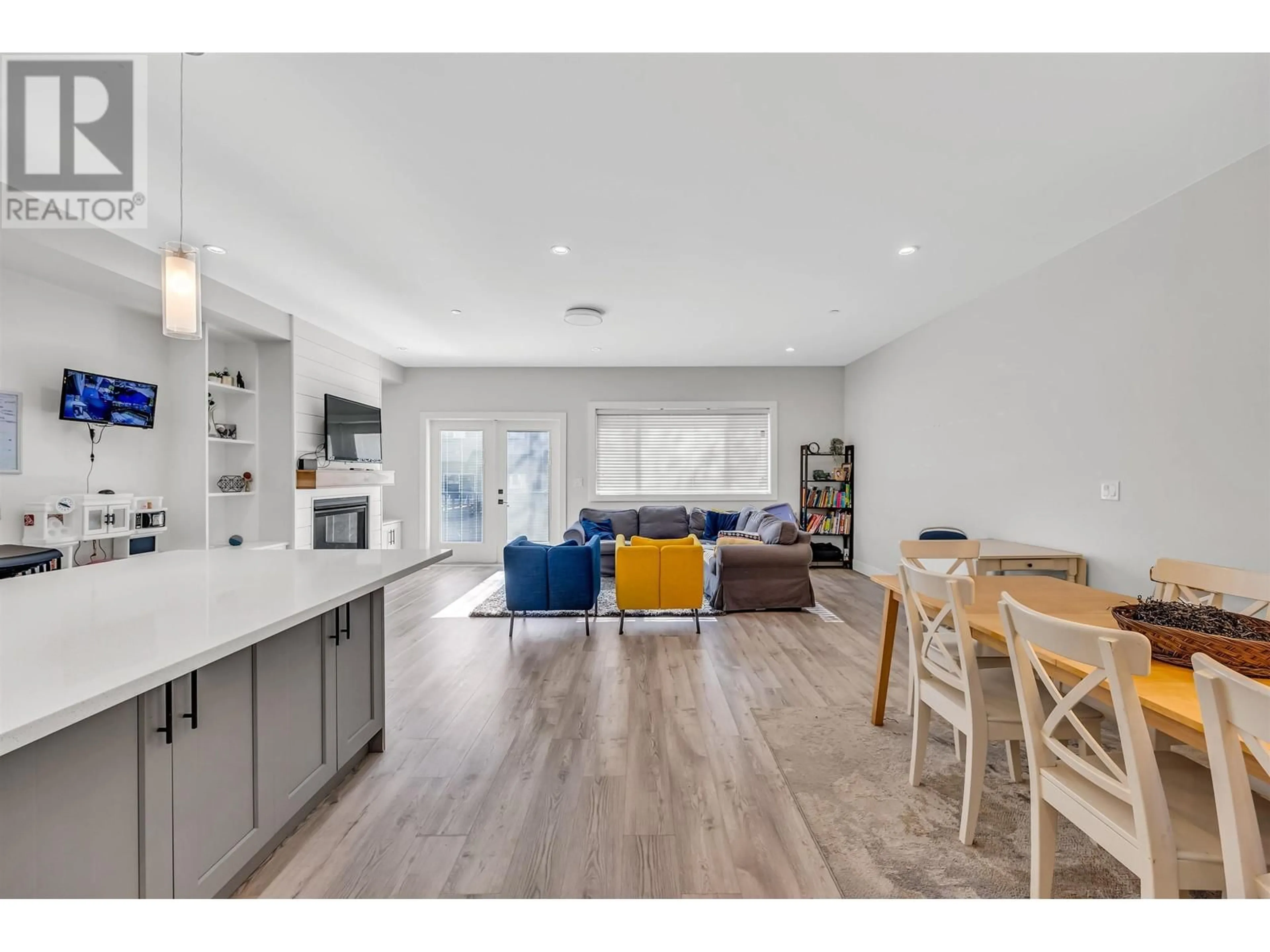 Open concept kitchen, wood/laminate floor for 2436 CHILCOTT AVENUE, Port Coquitlam British Columbia V3B1Y3