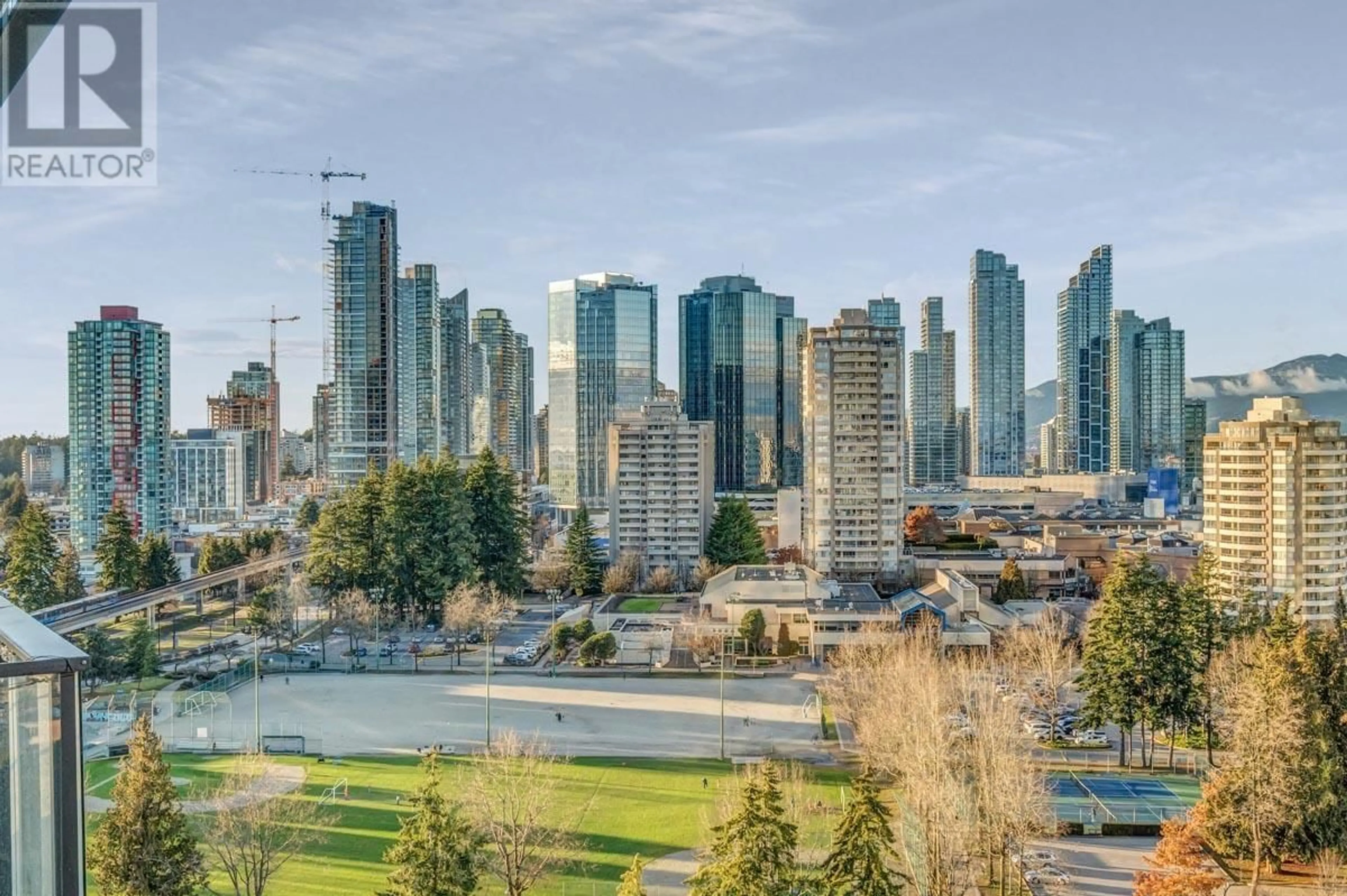 A pic from outside/outdoor area/front of a property/back of a property/a pic from drone, city buildings view from balcony for 1603 6699 DUNBLANE AVENUE, Burnaby British Columbia V5H0J8