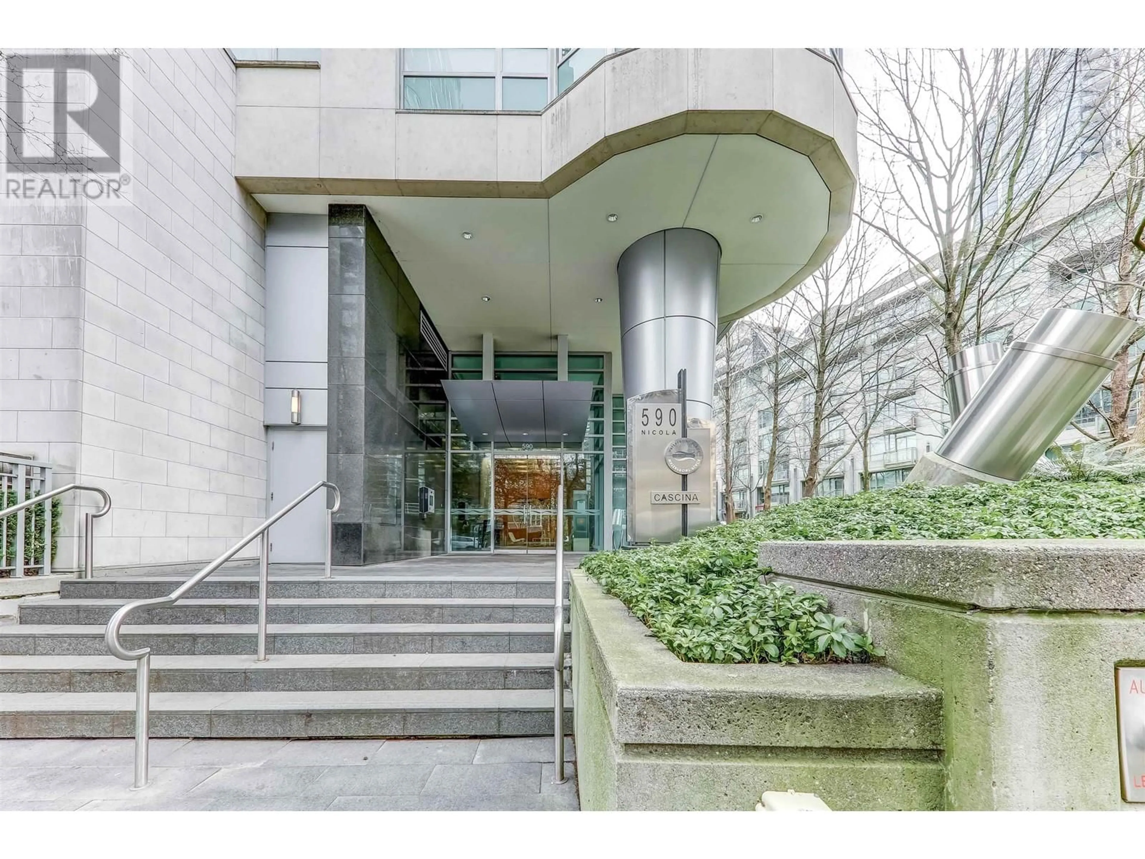 Indoor foyer for 402 - 590 NICOLA STREET, Vancouver British Columbia V6G3J8